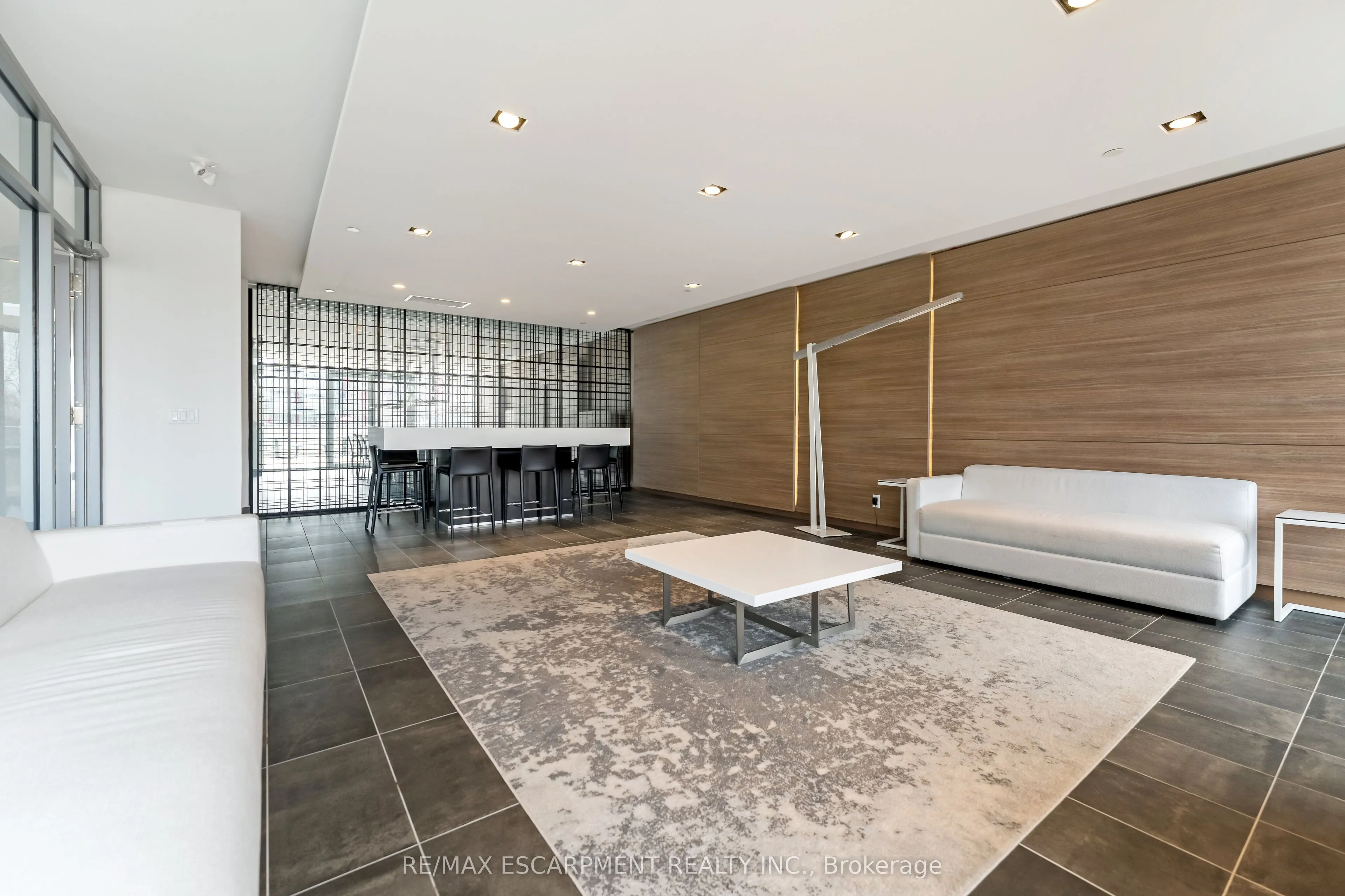 5220 Dundas Street, #D515