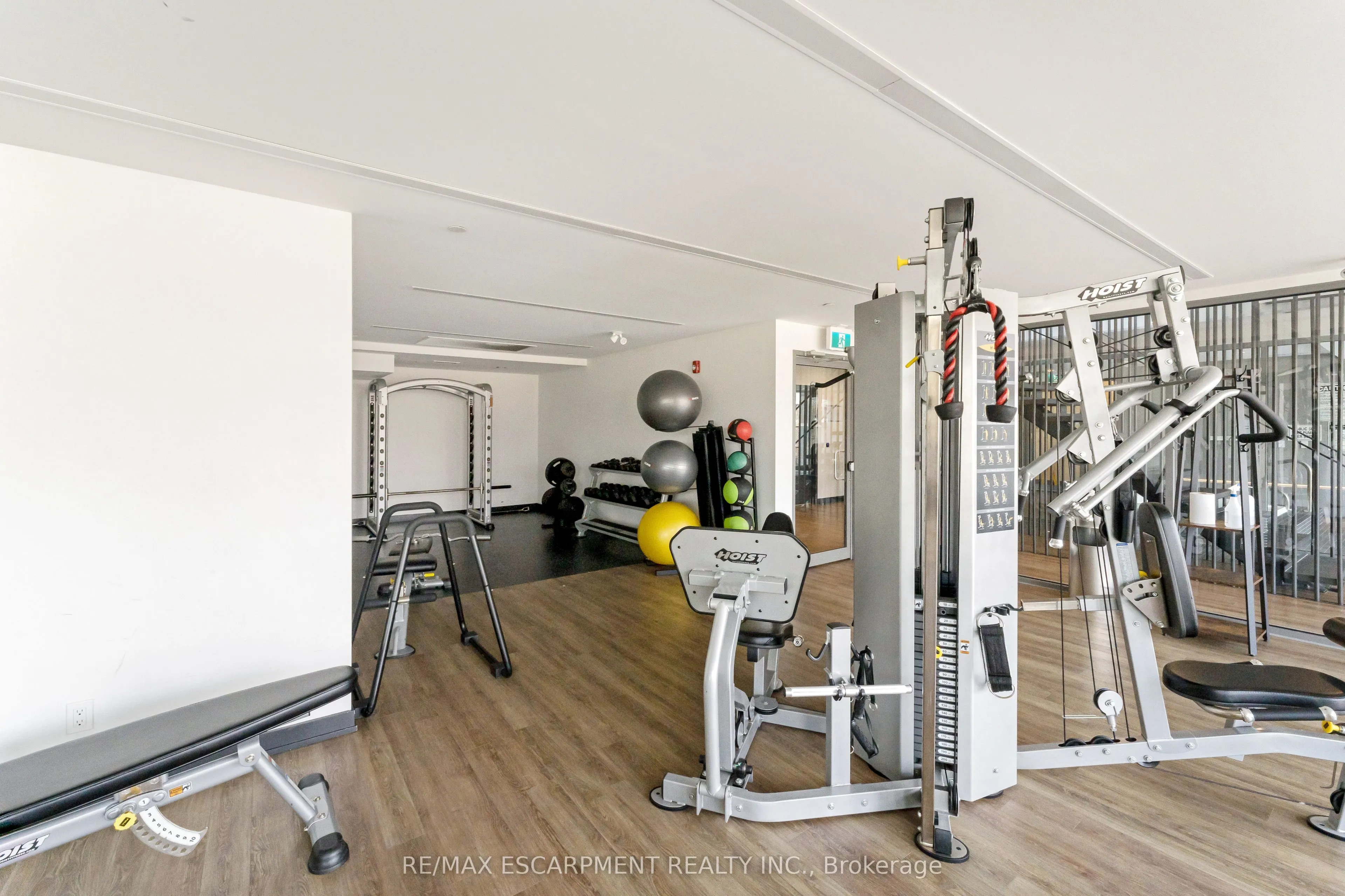5220 Dundas Street, #D515
