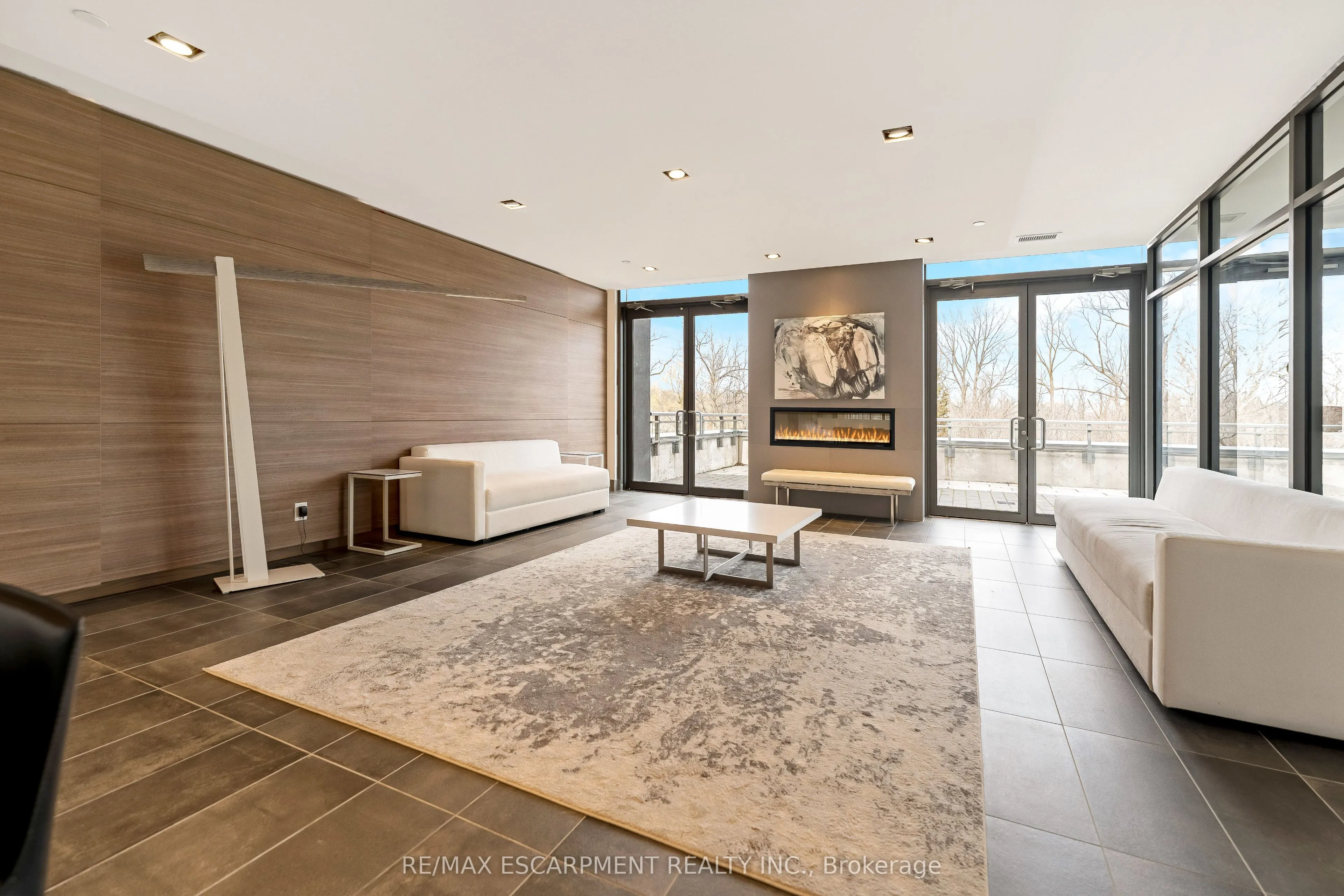 5220 Dundas Street, #D515
