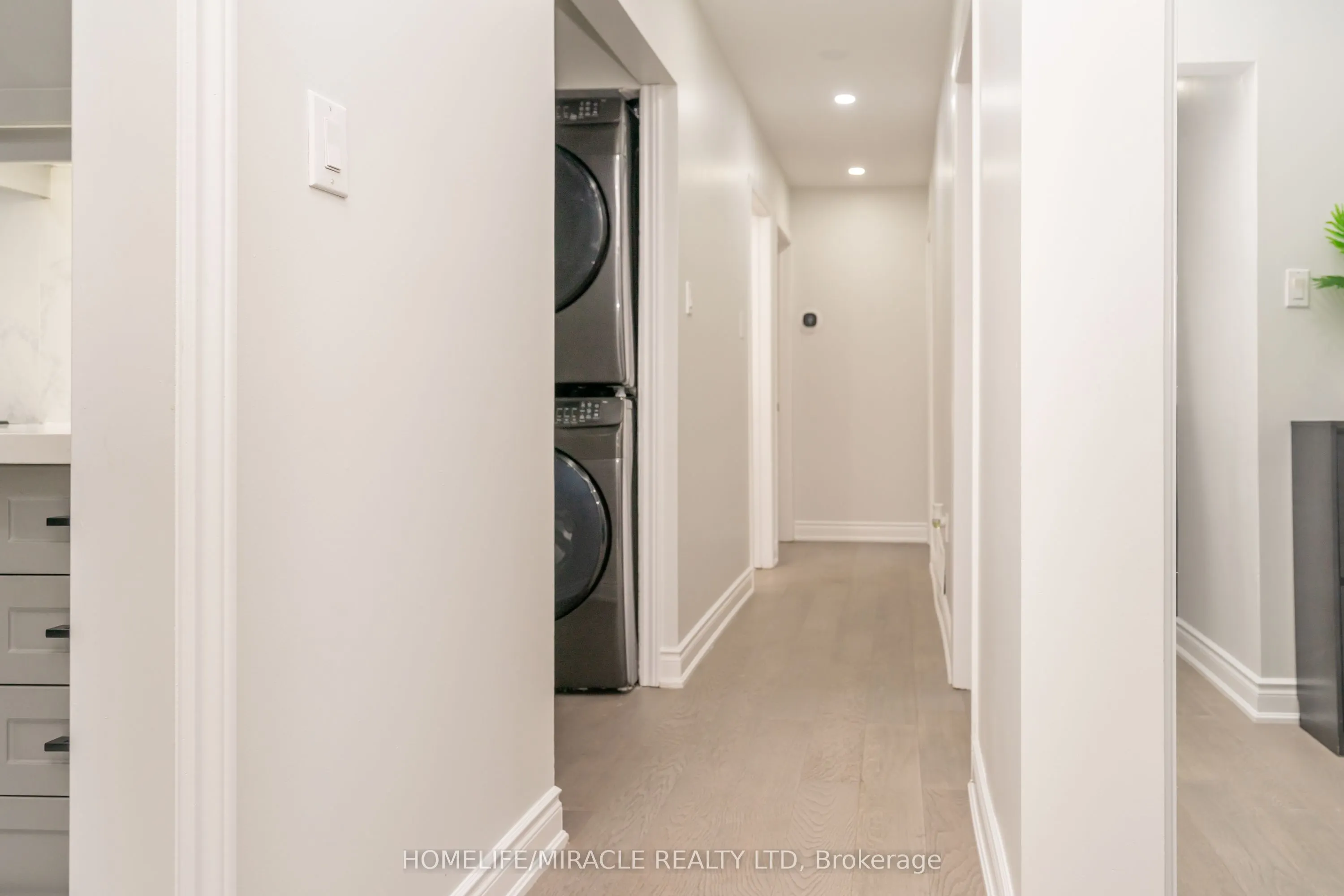 5 Finsbury Drive, #Main