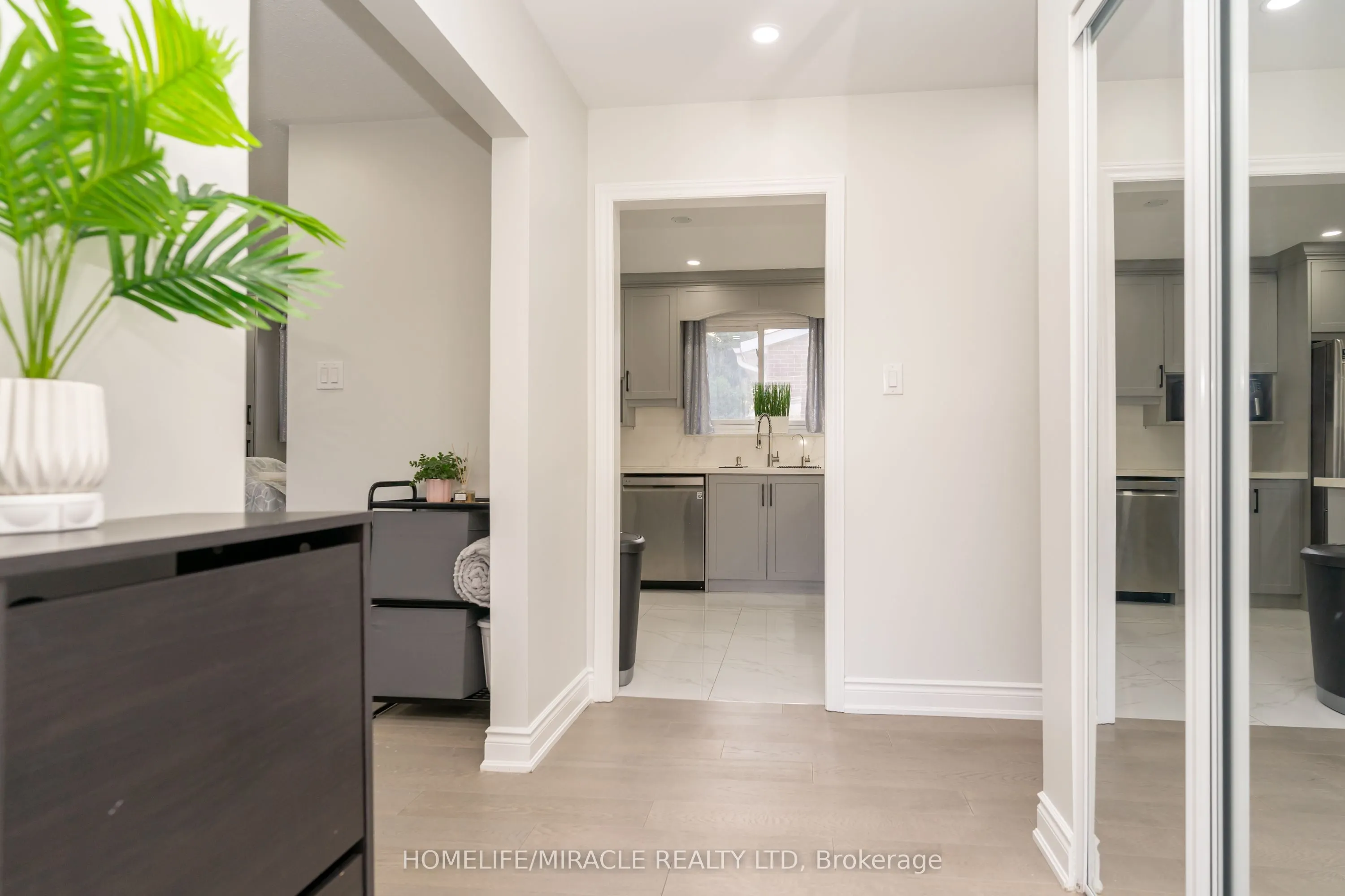 5 Finsbury Drive, #Main