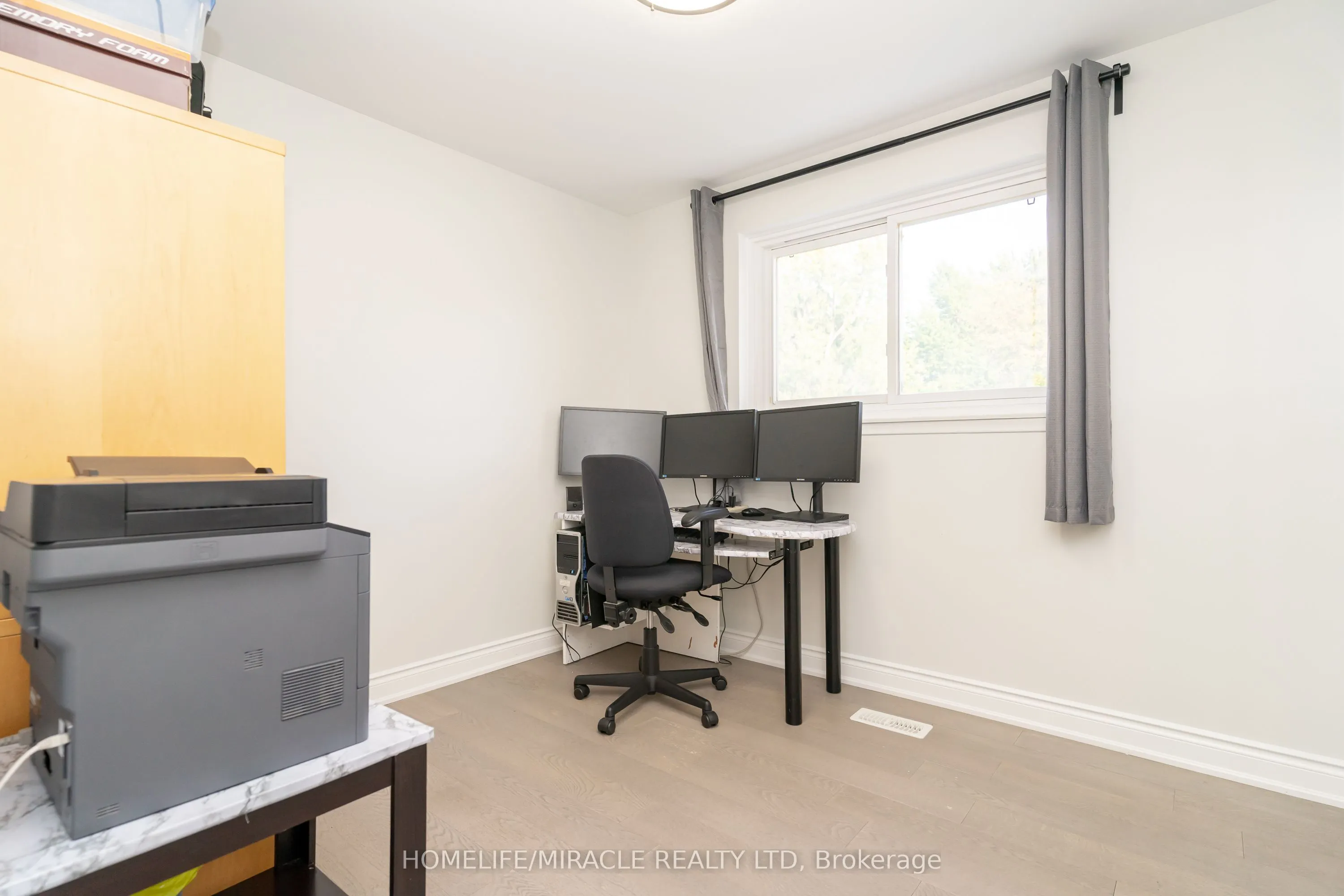 5 Finsbury Drive, #Main