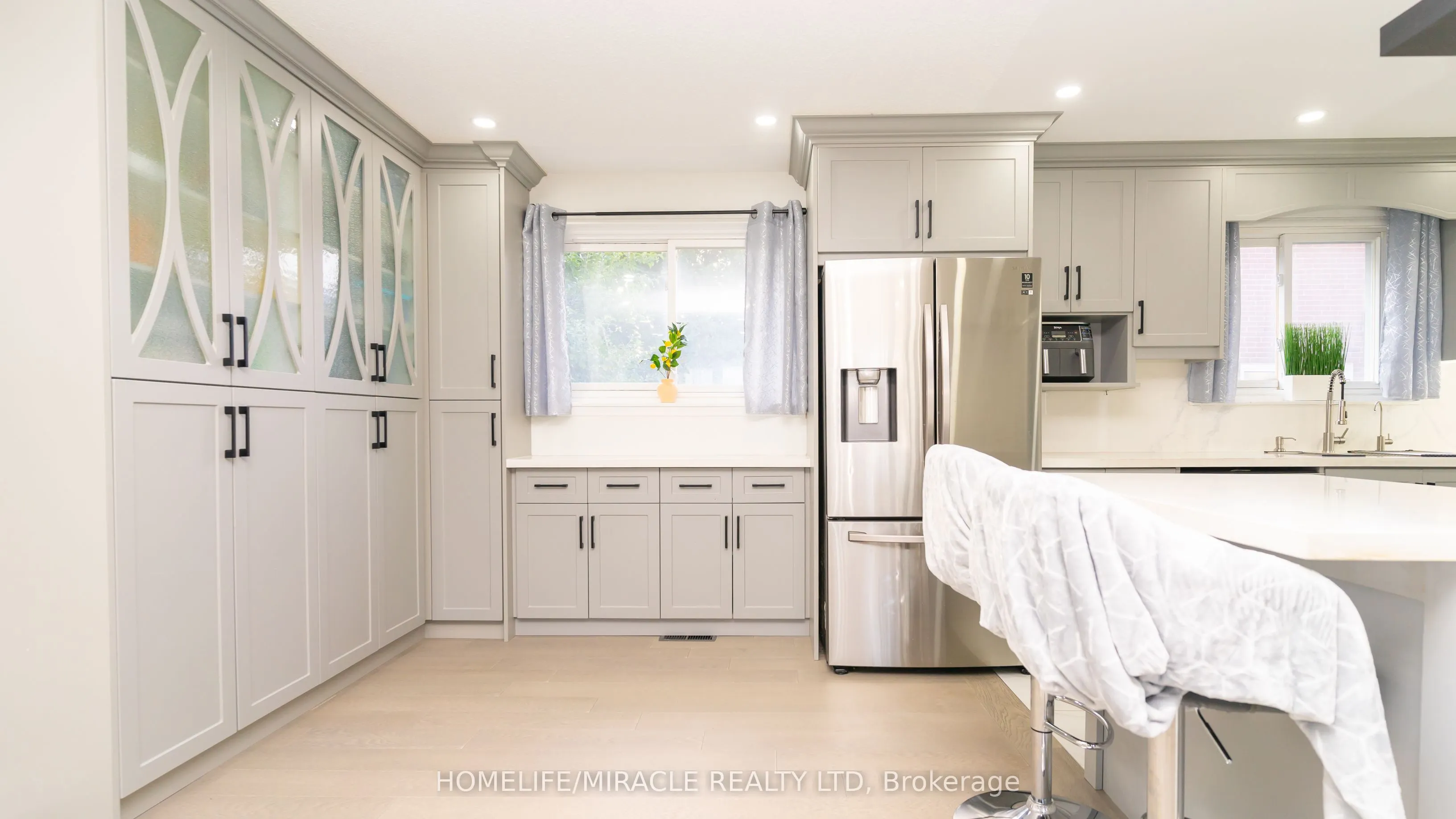 5 Finsbury Drive, #Main