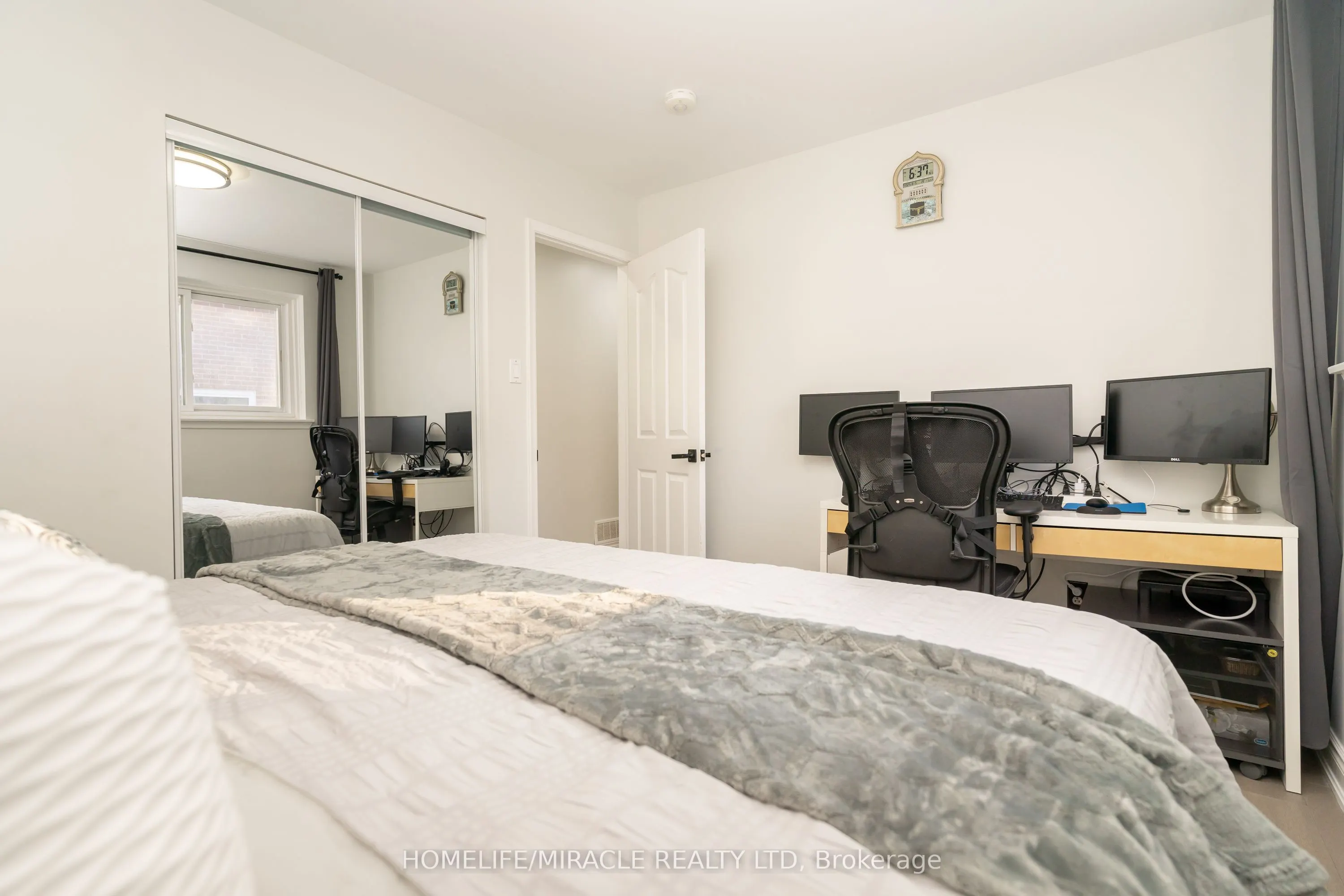 5 Finsbury Drive, #Main