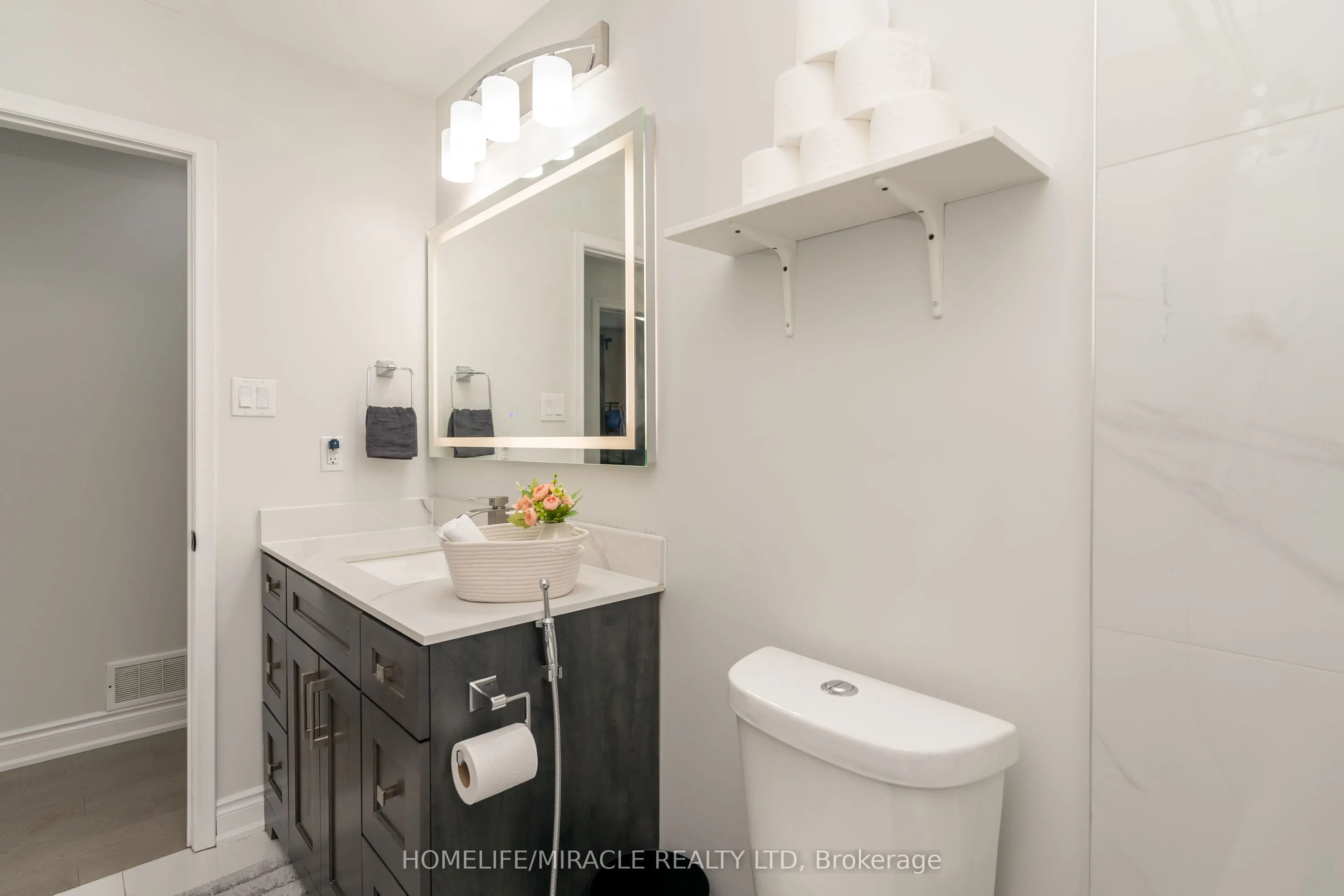 5 Finsbury Drive, #Main