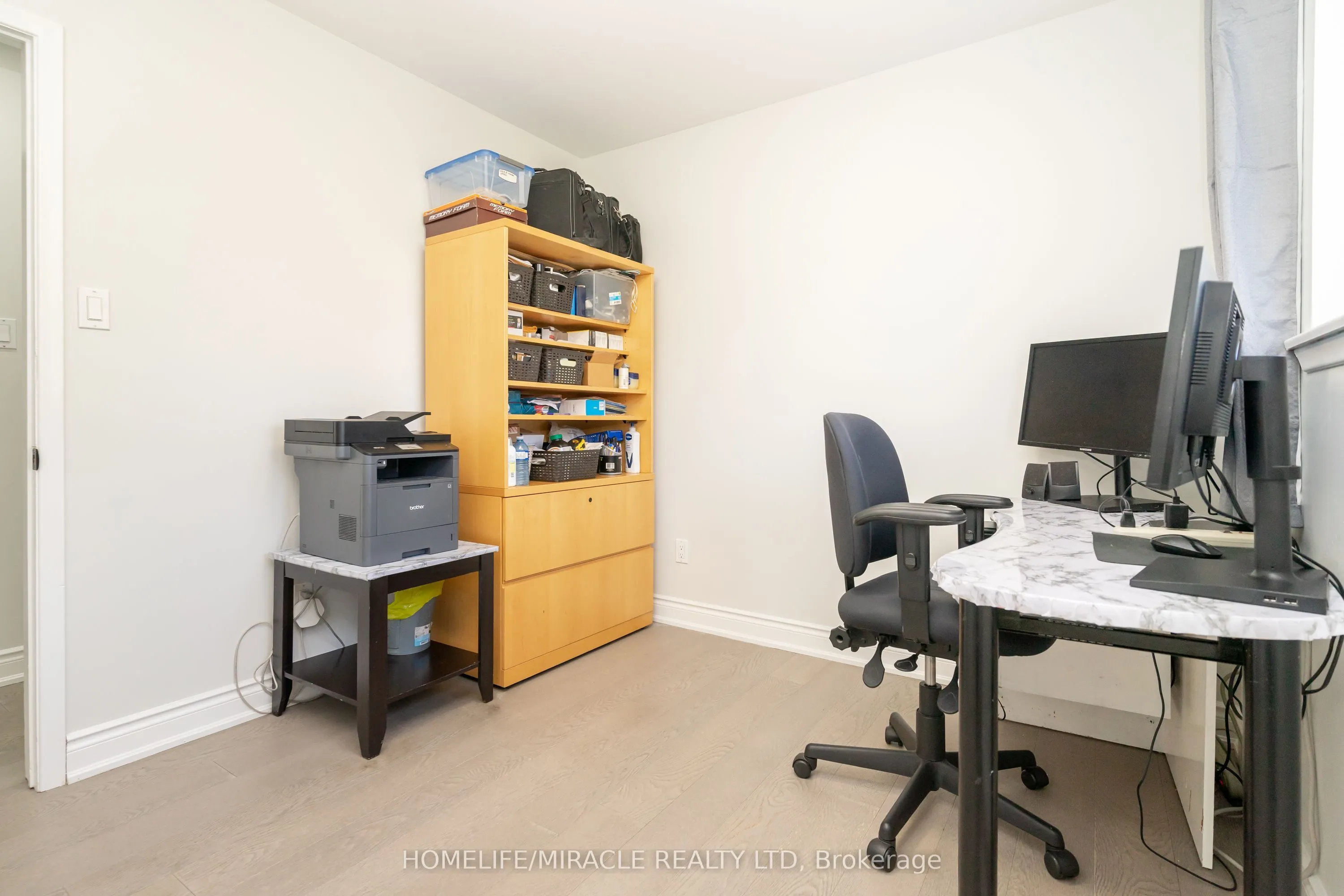 5 Finsbury Drive, #Main