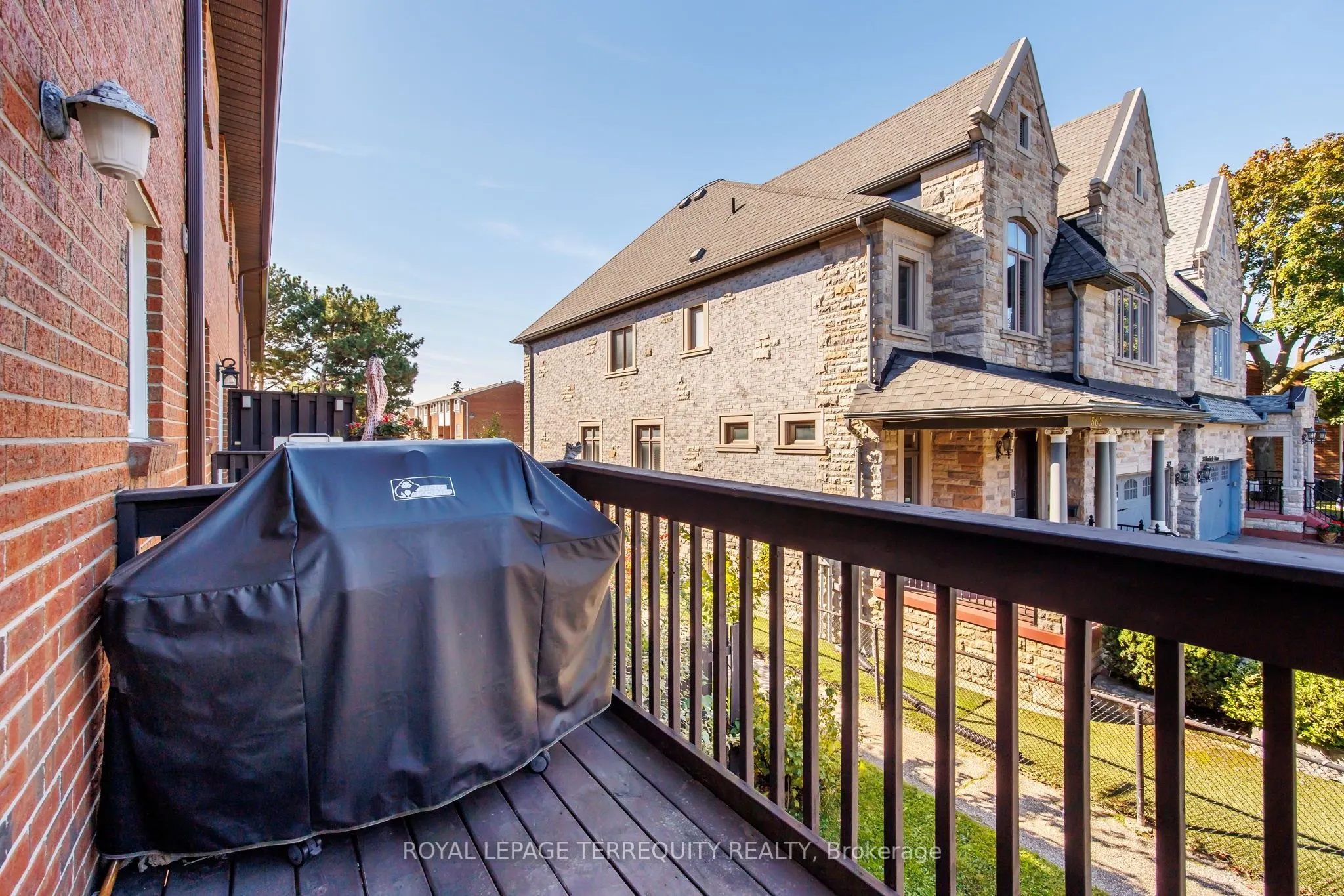 526 Renforth Drive, #14
