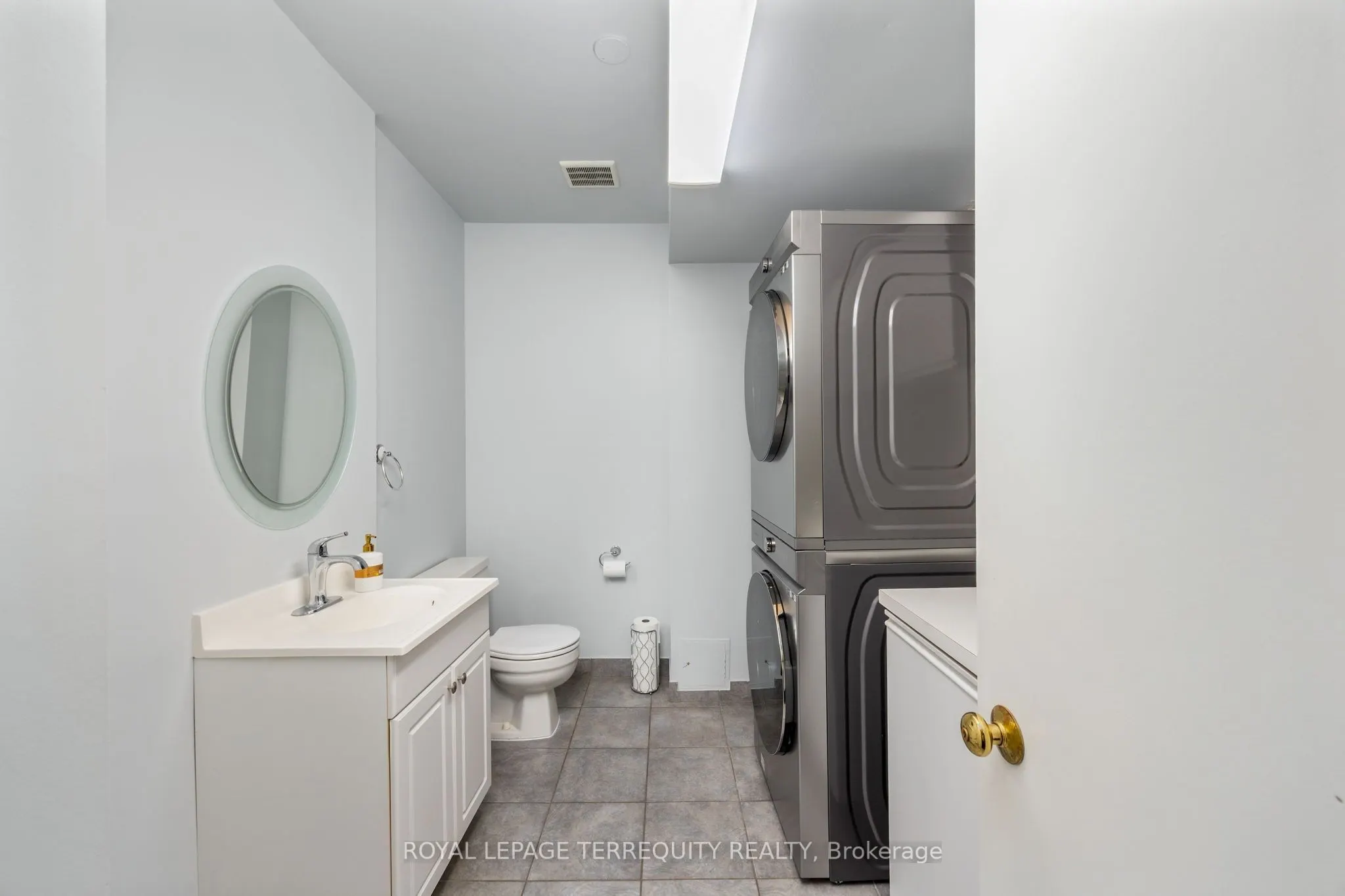 526 Renforth Drive, #14