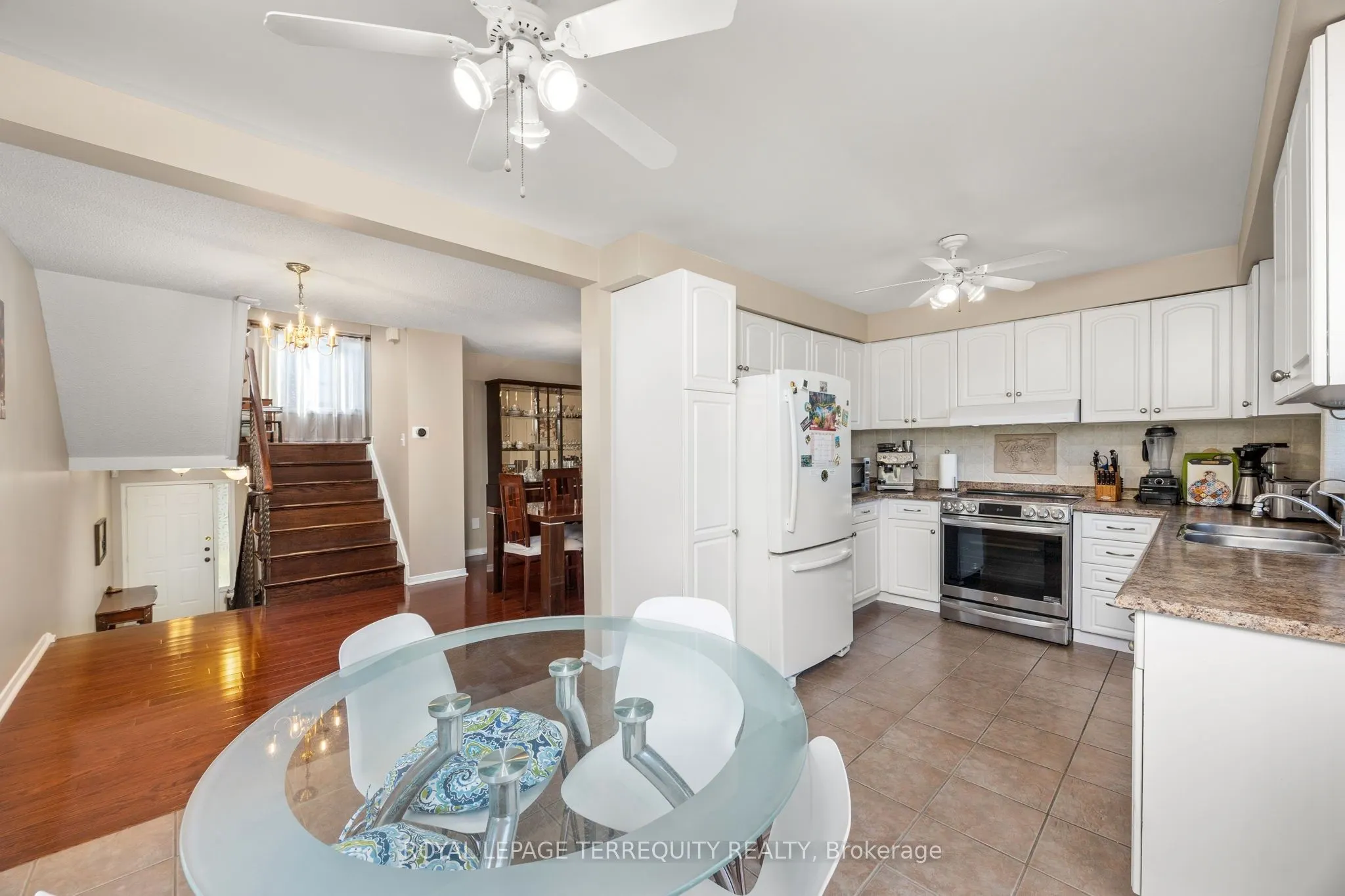 526 Renforth Drive, #14