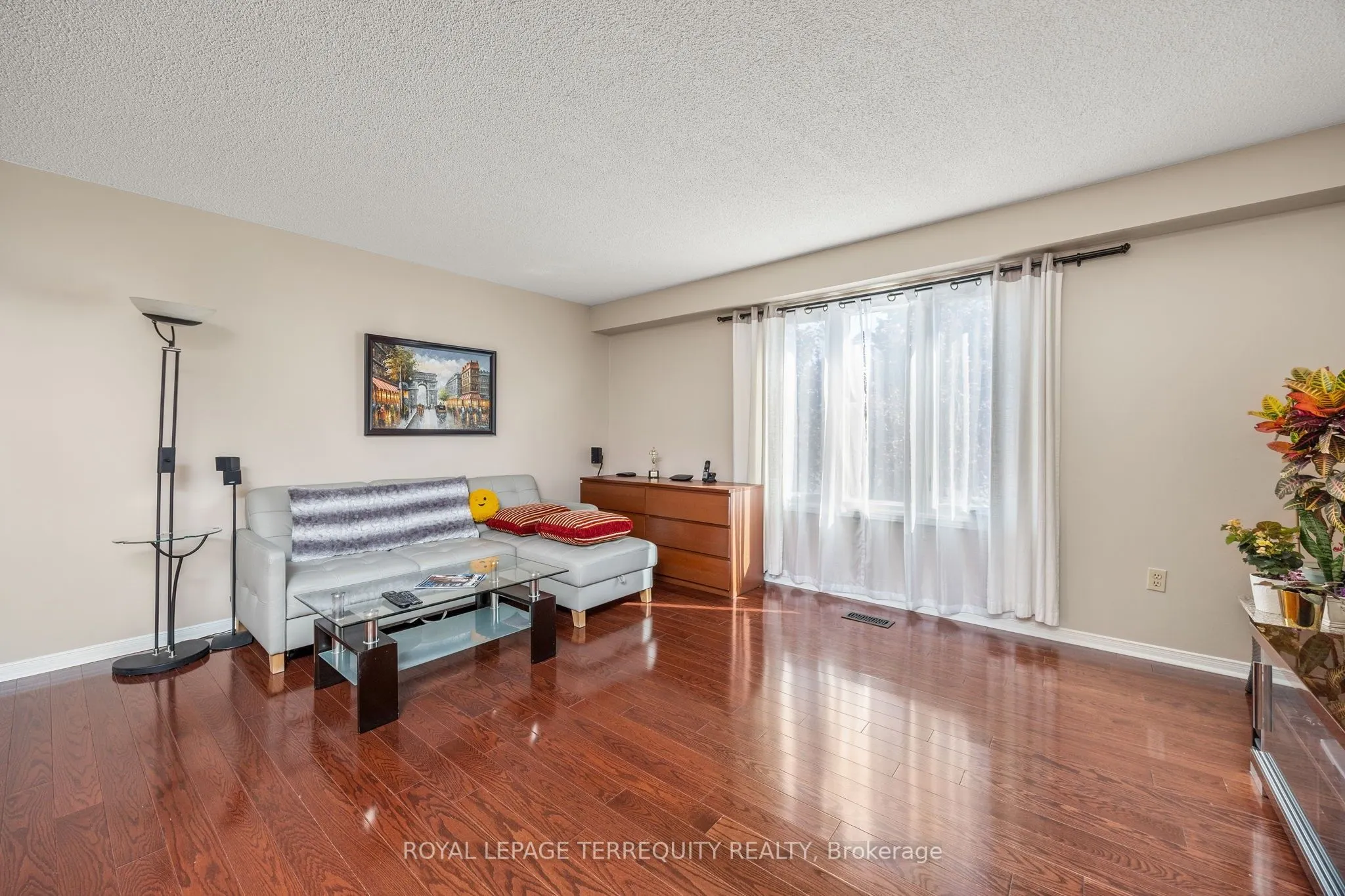 526 Renforth Drive, #14