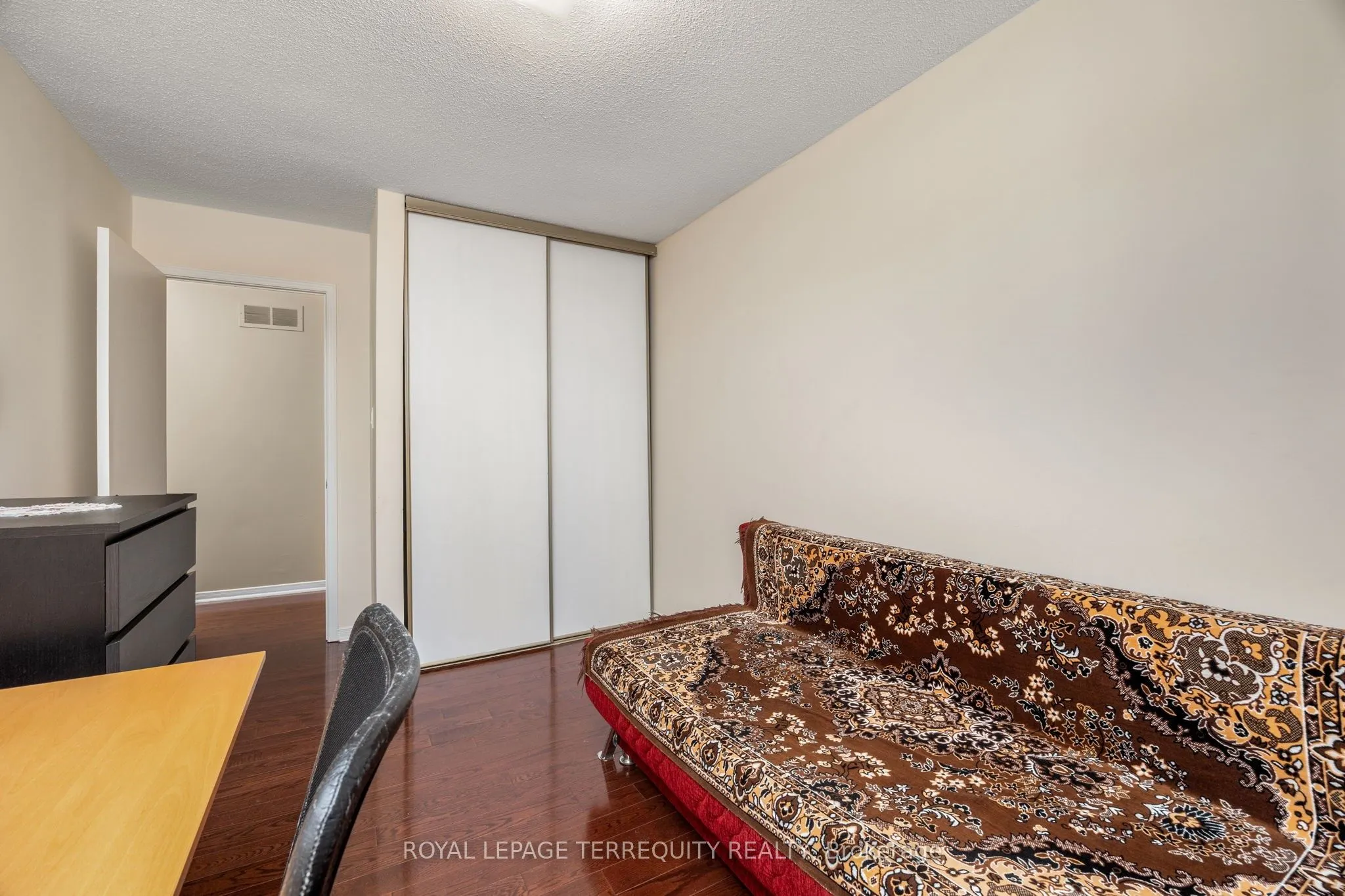 526 Renforth Drive, #14