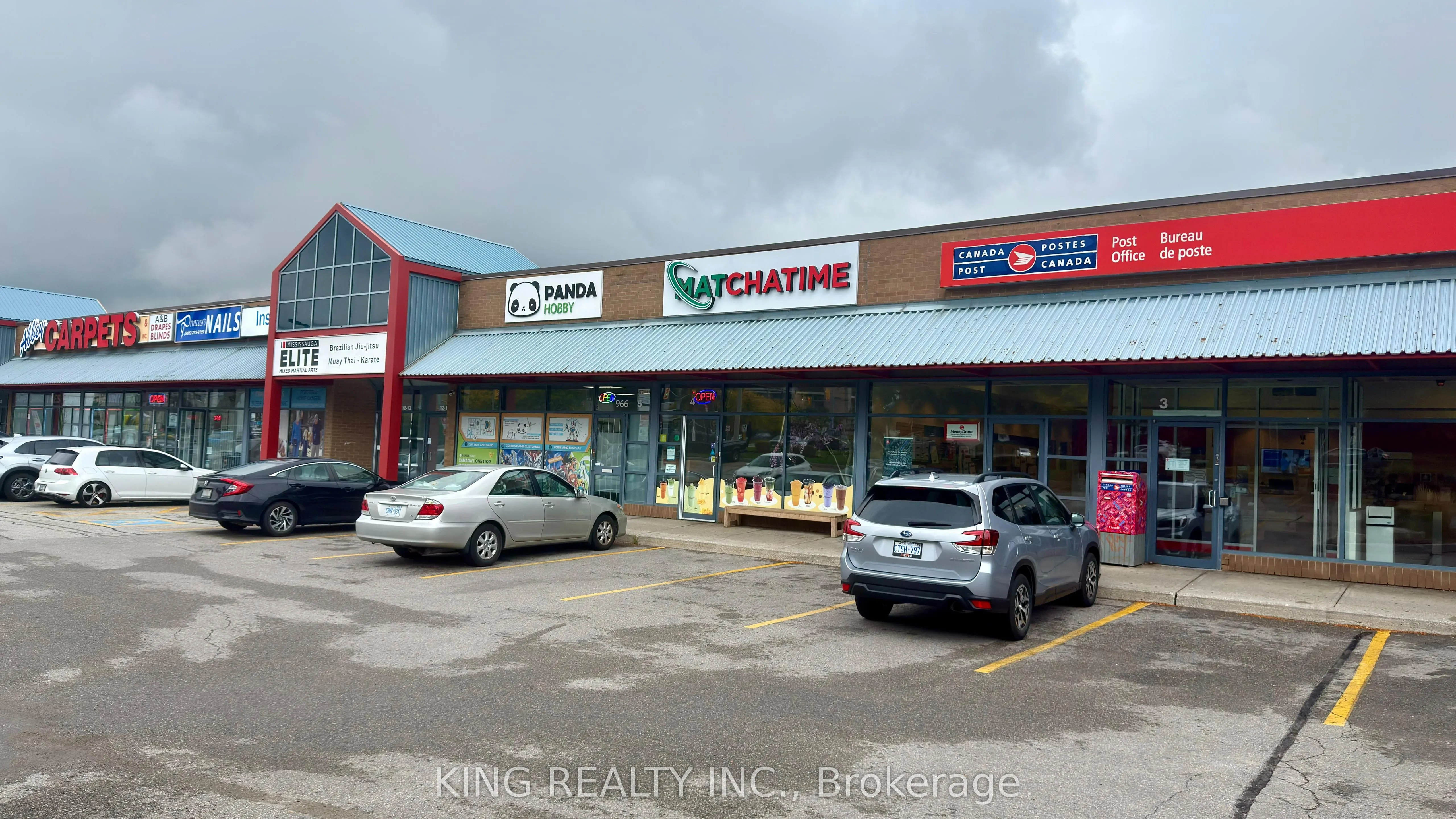 966 Dundas Street E