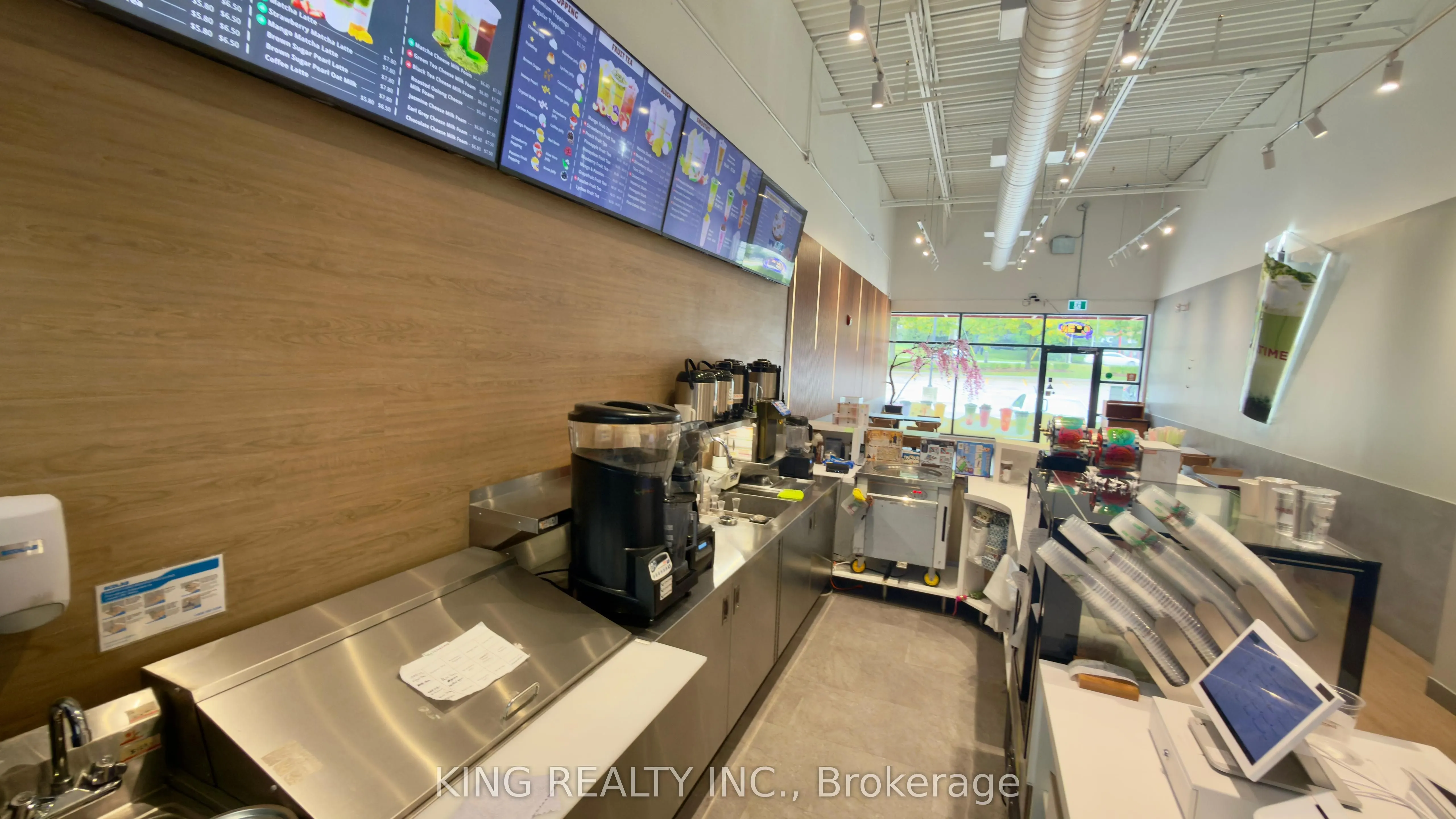 966 Dundas Street E