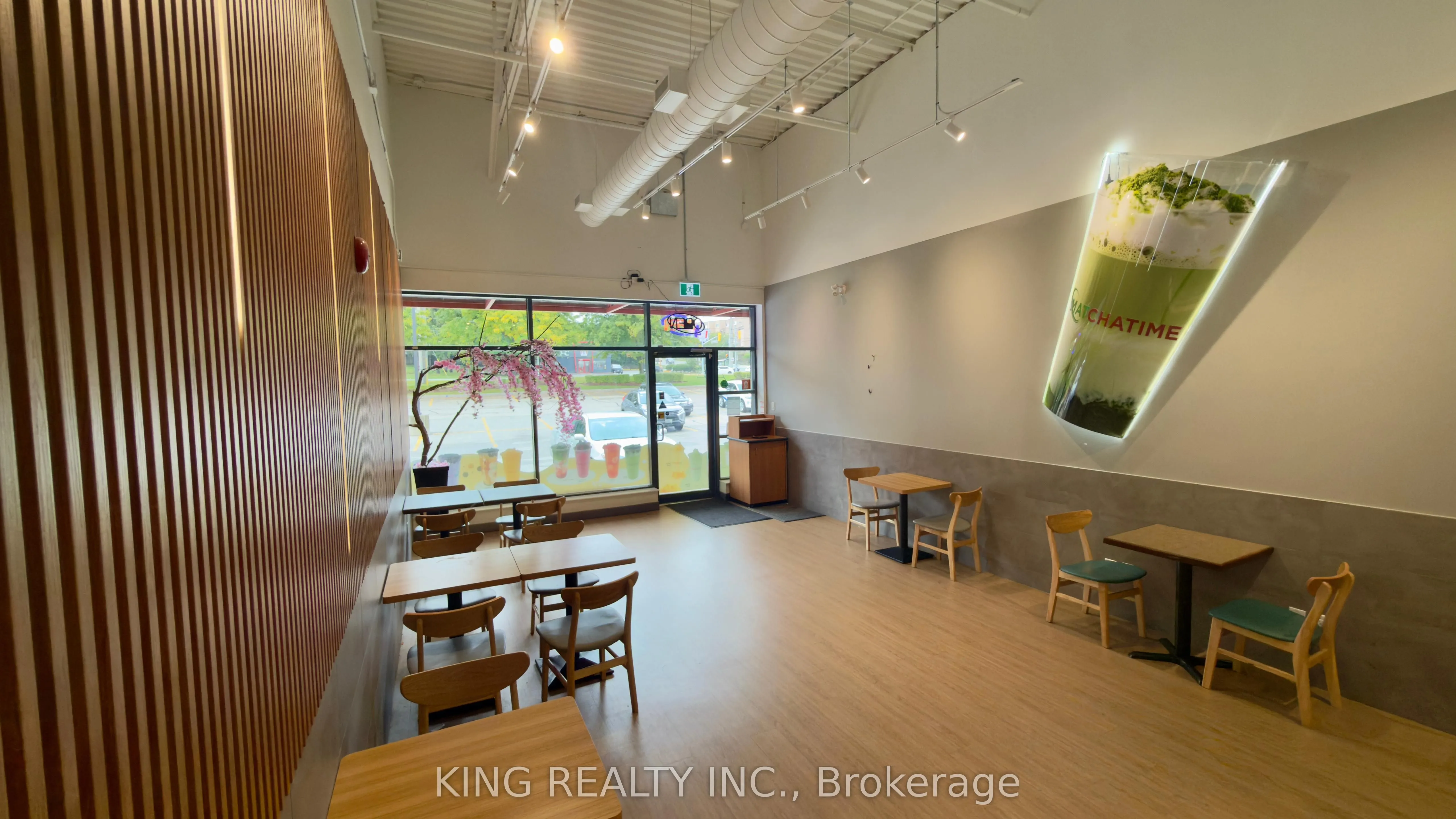 966 Dundas Street E