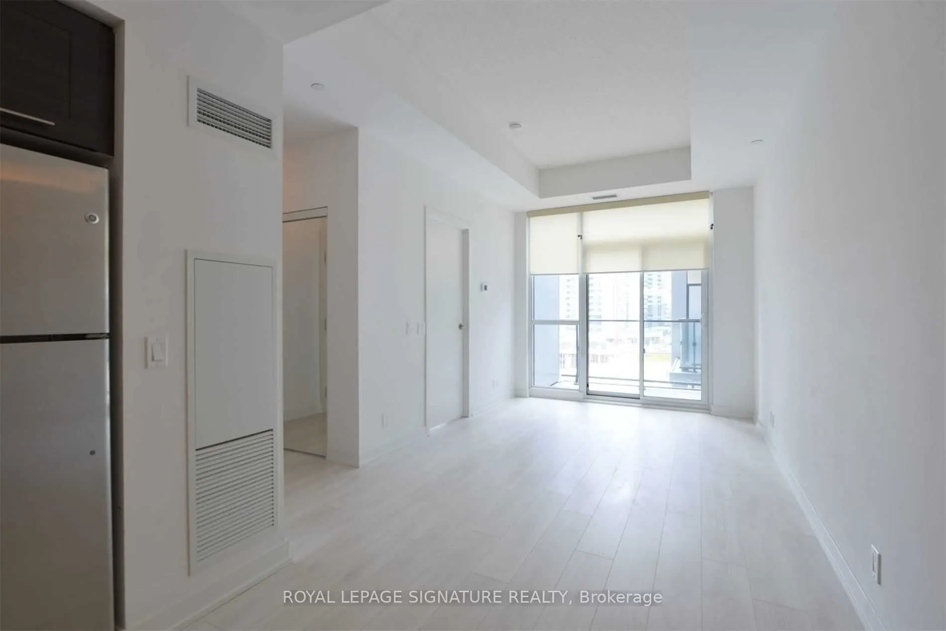 2200 Lakeshore Boulevard W, #805