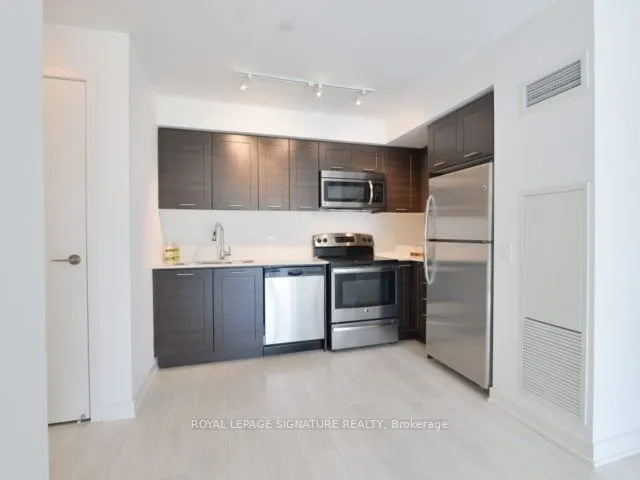 2200 Lakeshore Boulevard W, #805