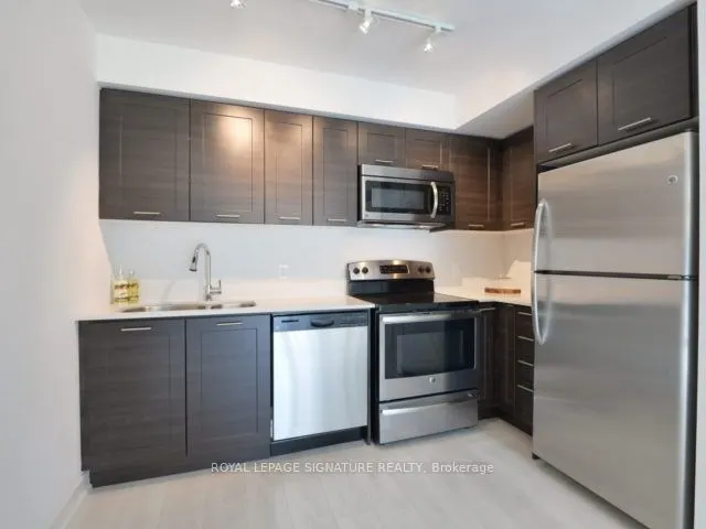 2200 Lakeshore Boulevard W, #805