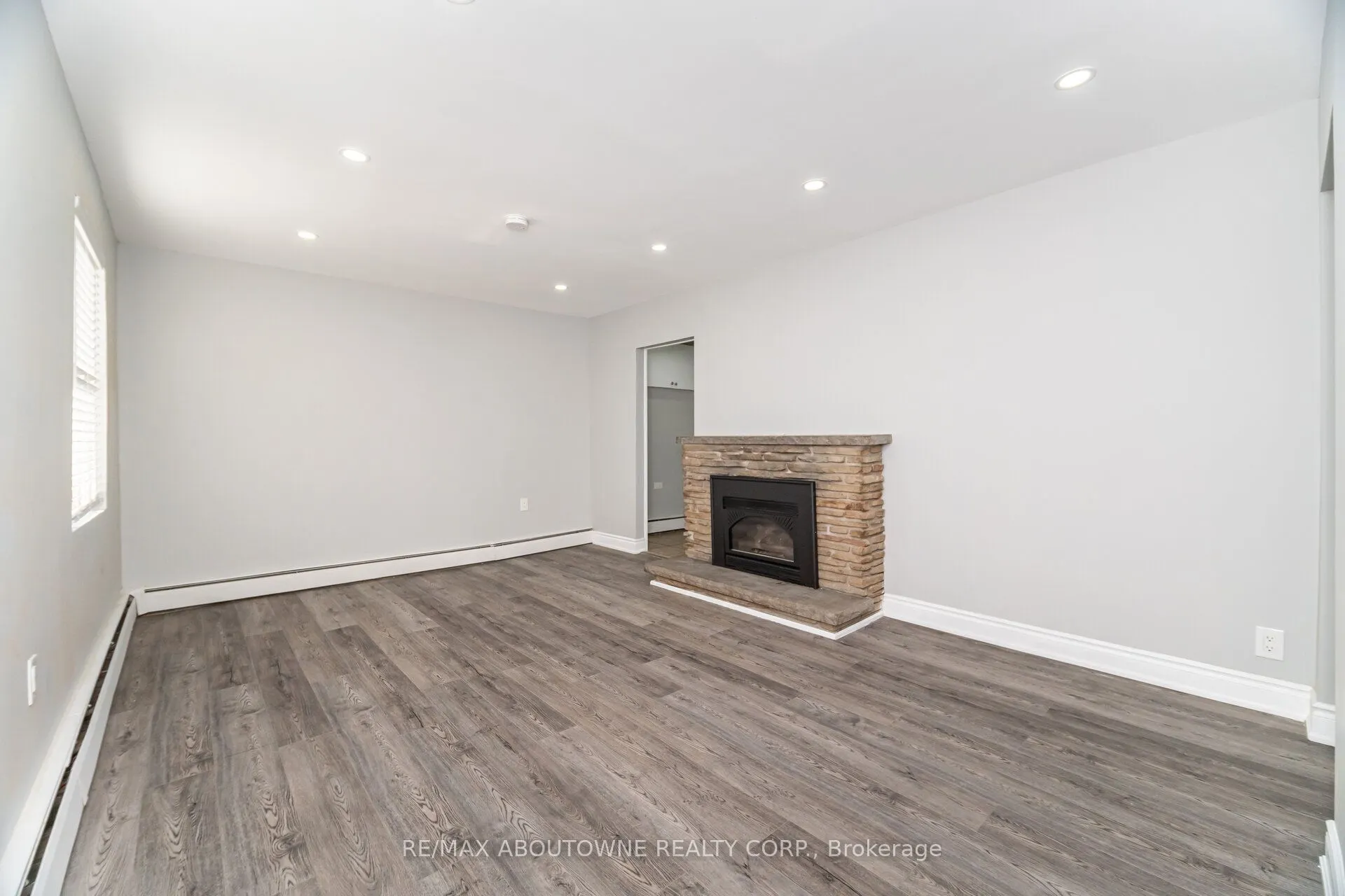 2077 Leighland Road