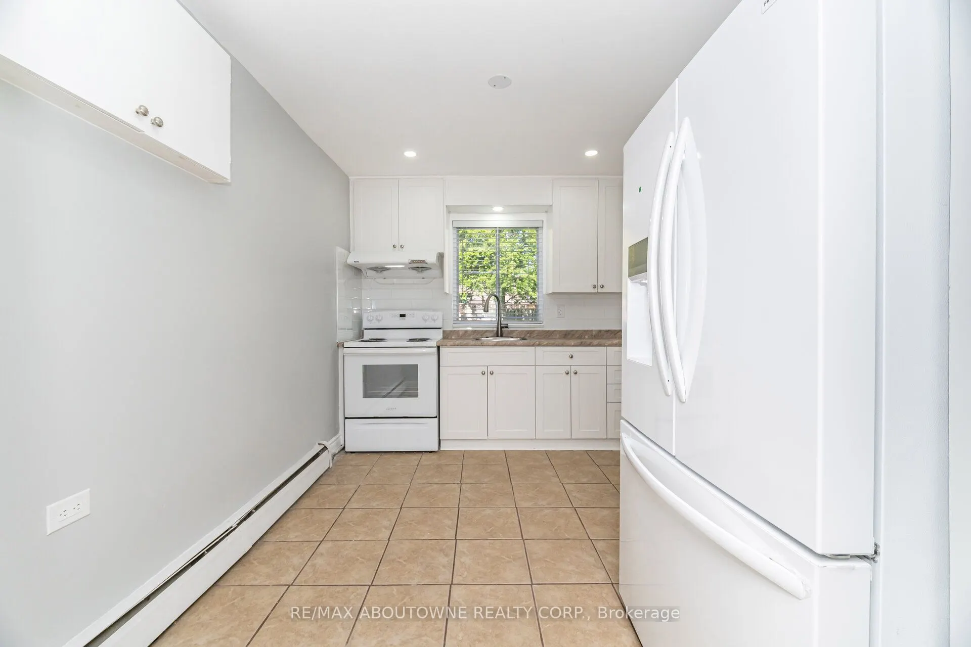2077 Leighland Road