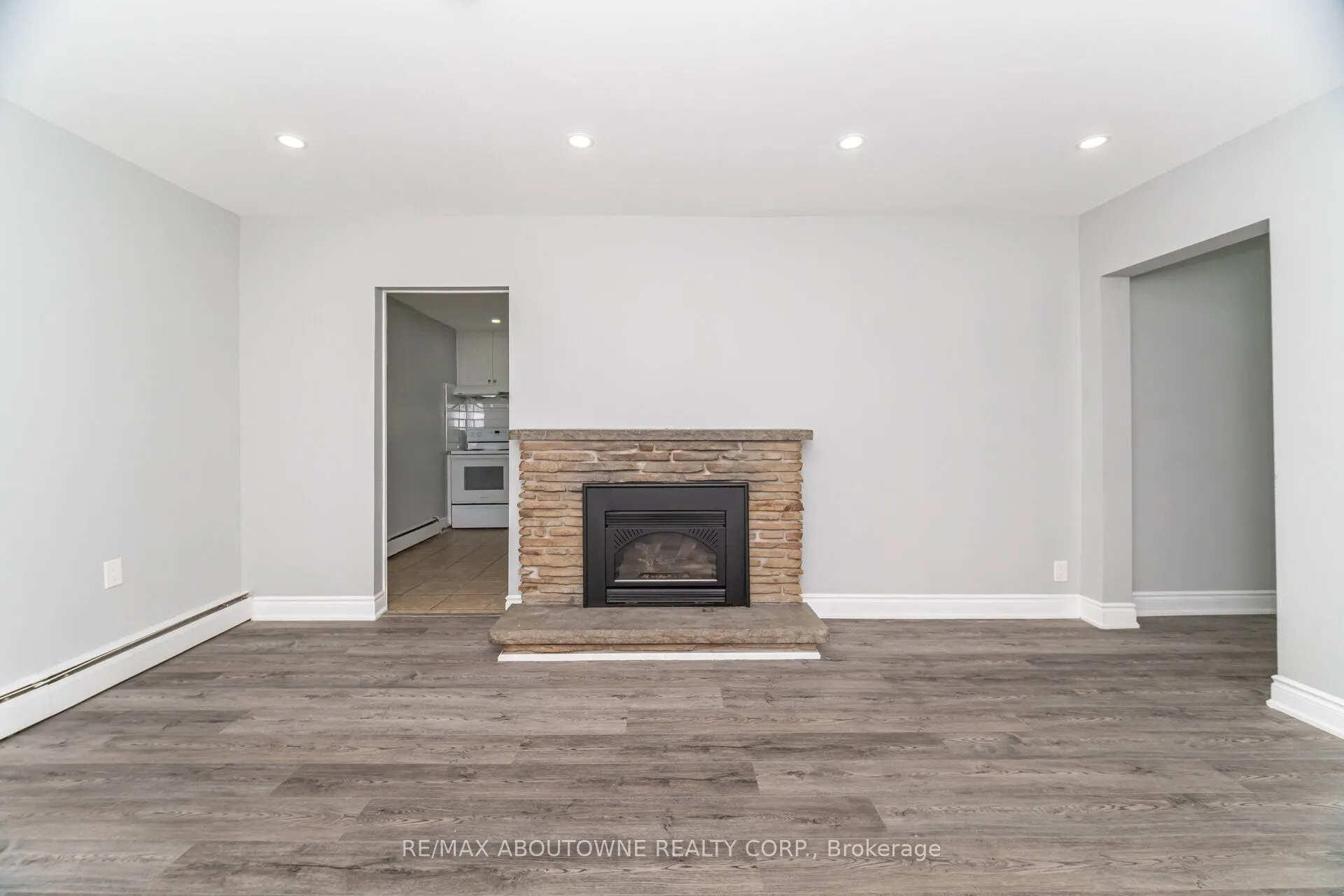 2077 Leighland Road