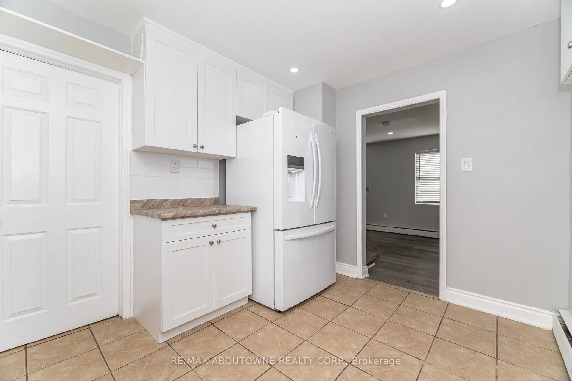 2077 Leighland Road