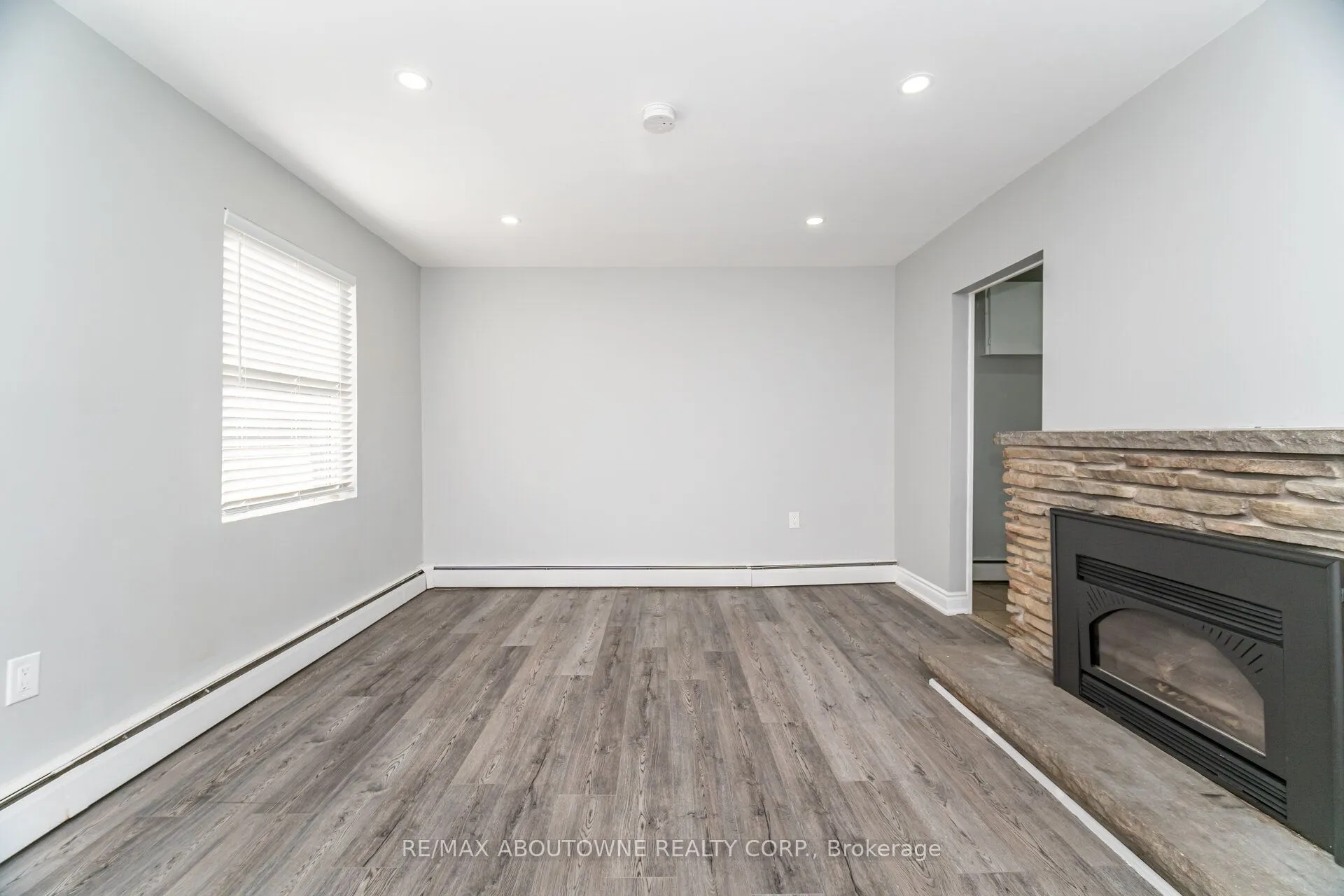 2077 Leighland Road