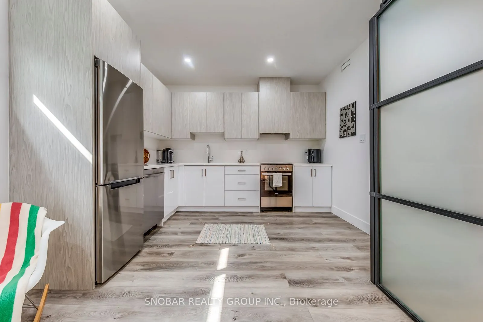 19 Hatfield (Lower #3) Crescent