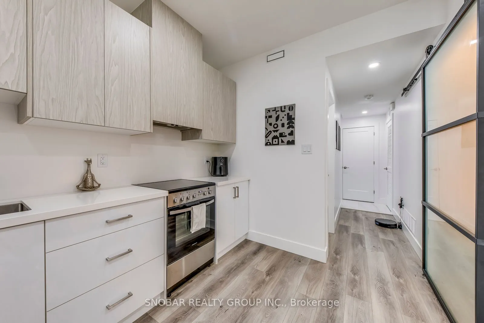 19 Hatfield (Lower #3) Crescent