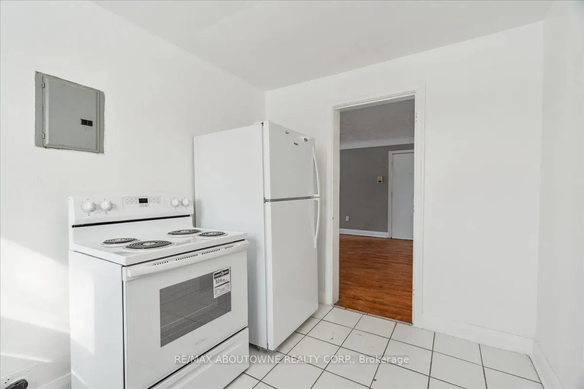 145 North Service Road E, #2