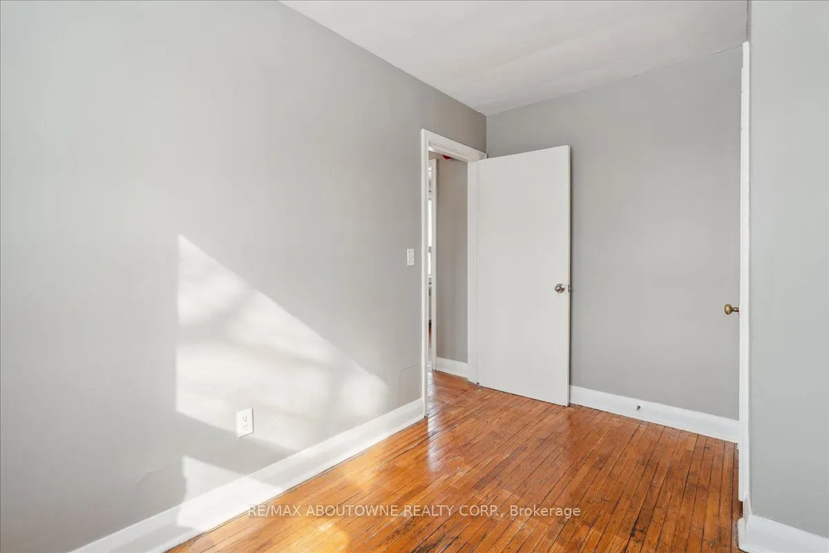145 North Service Road E, #2