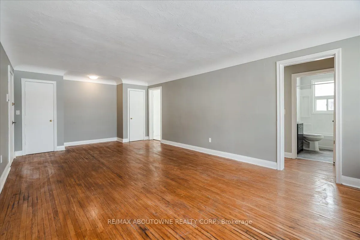 145 North Service Road E, #2