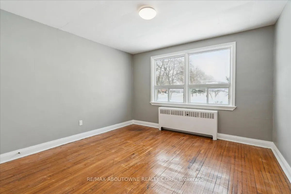 145 North Service Road E, #2
