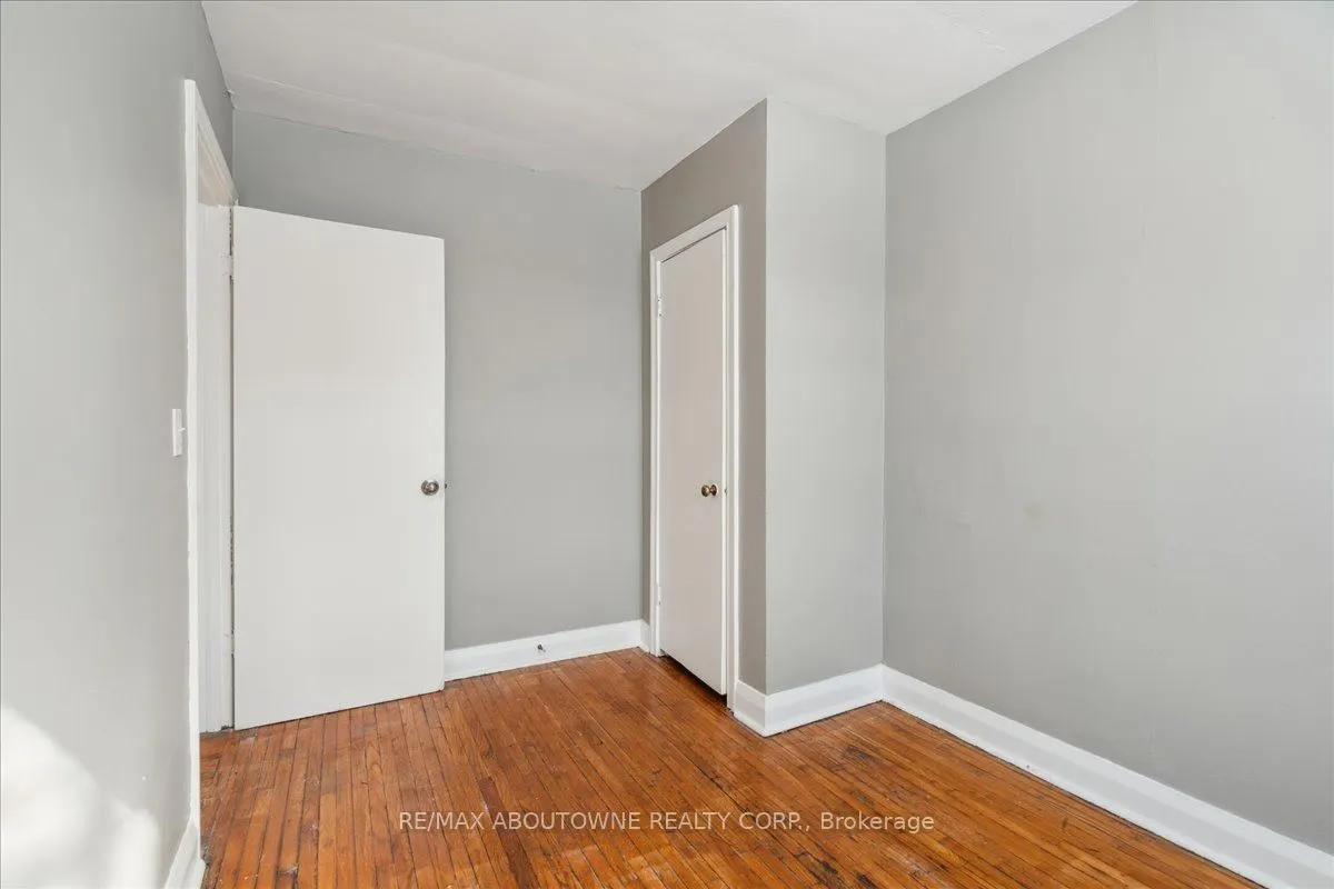 145 North Service Road E, #2