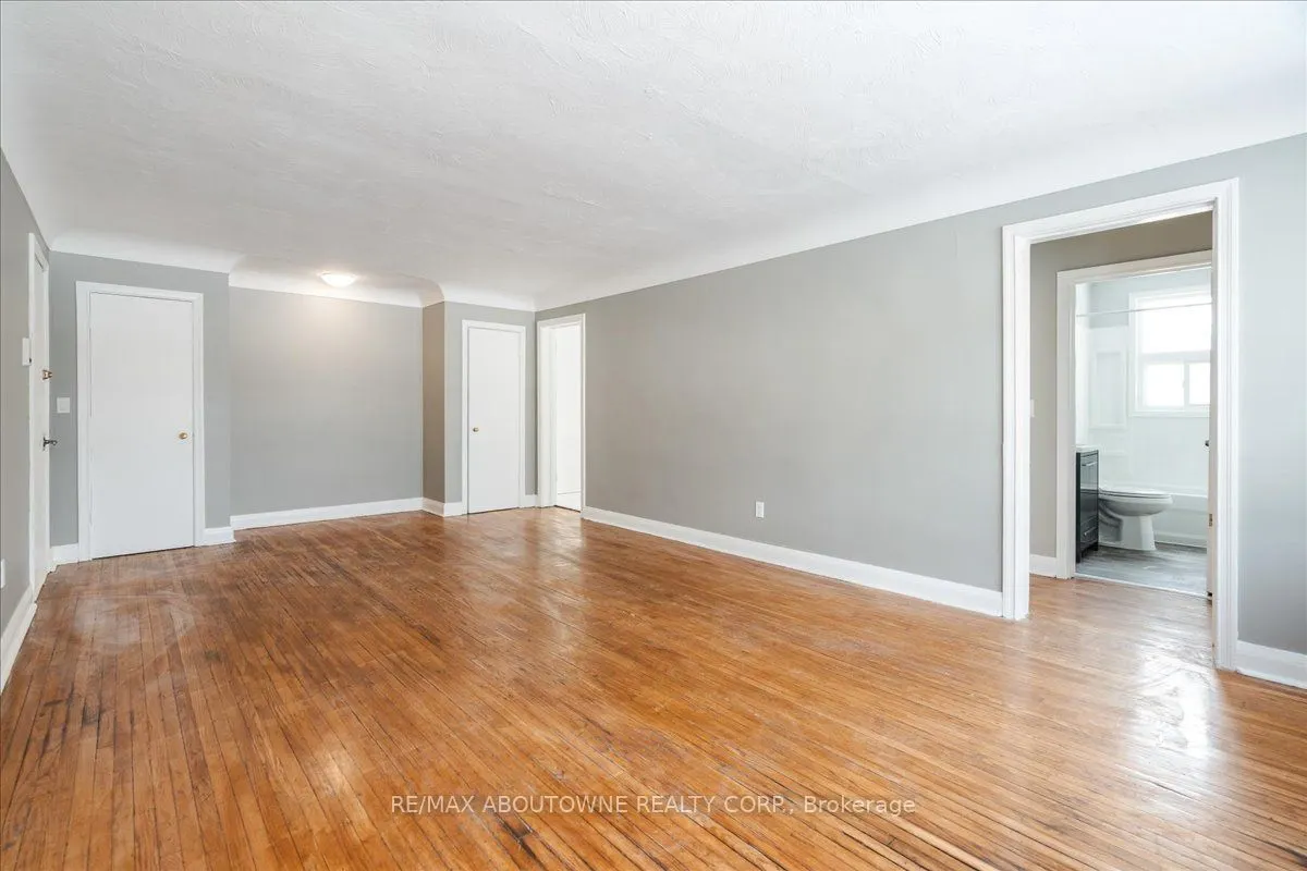 145 North Service Road E, #2