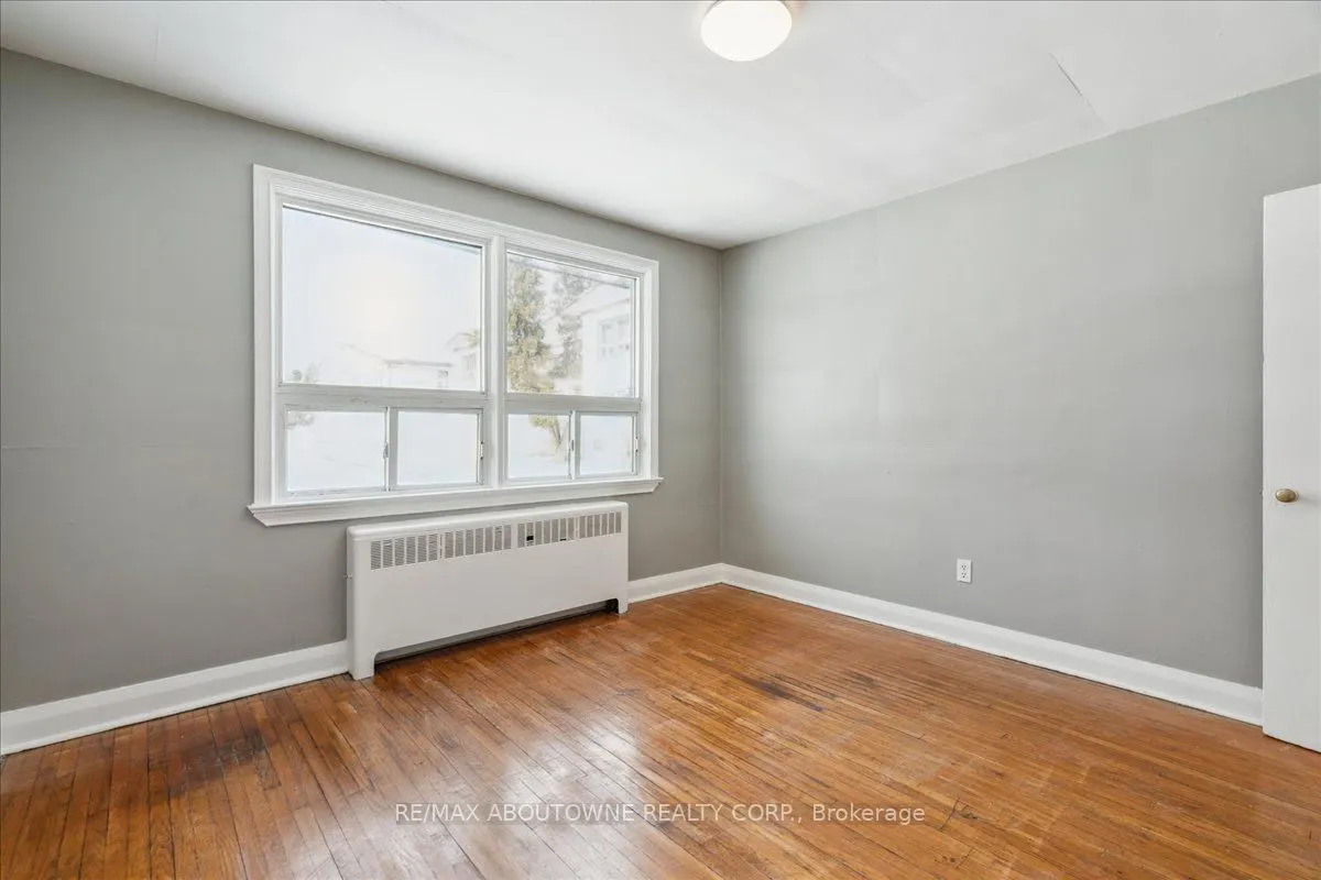 145 North Service Road E, #2