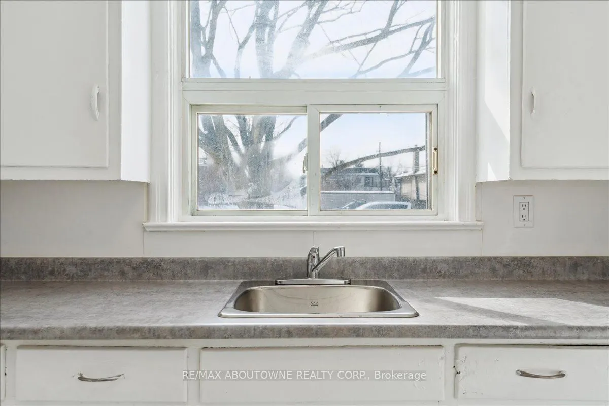 145 North Service Road E, #2