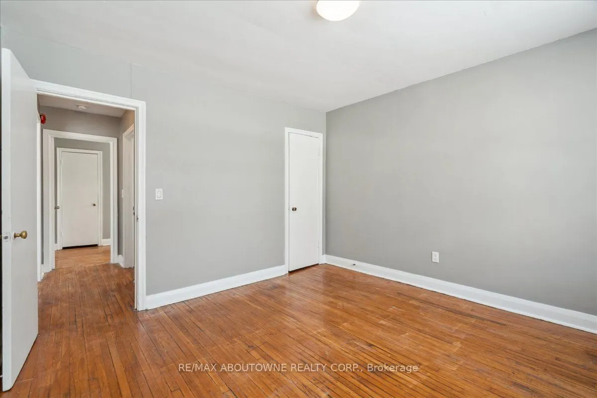 145 North Service Road E, #2