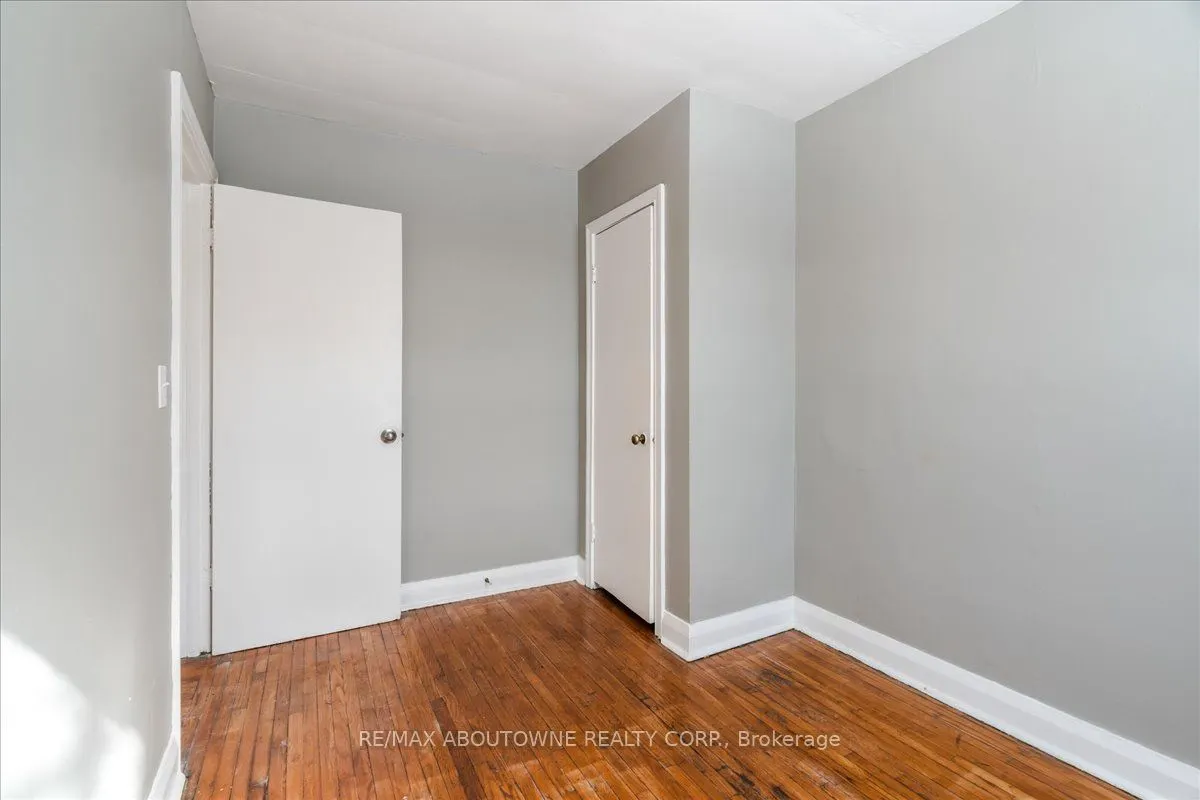 145 North Service Road E, #2