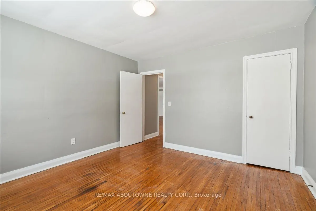145 North Service Road E, #2