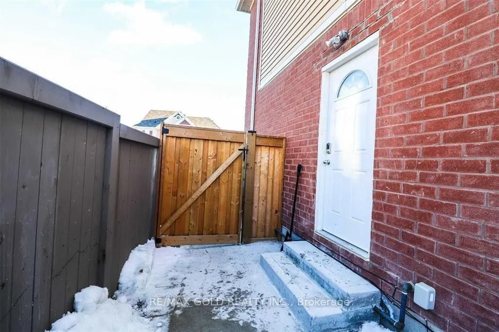 3 Stedford Crescent
