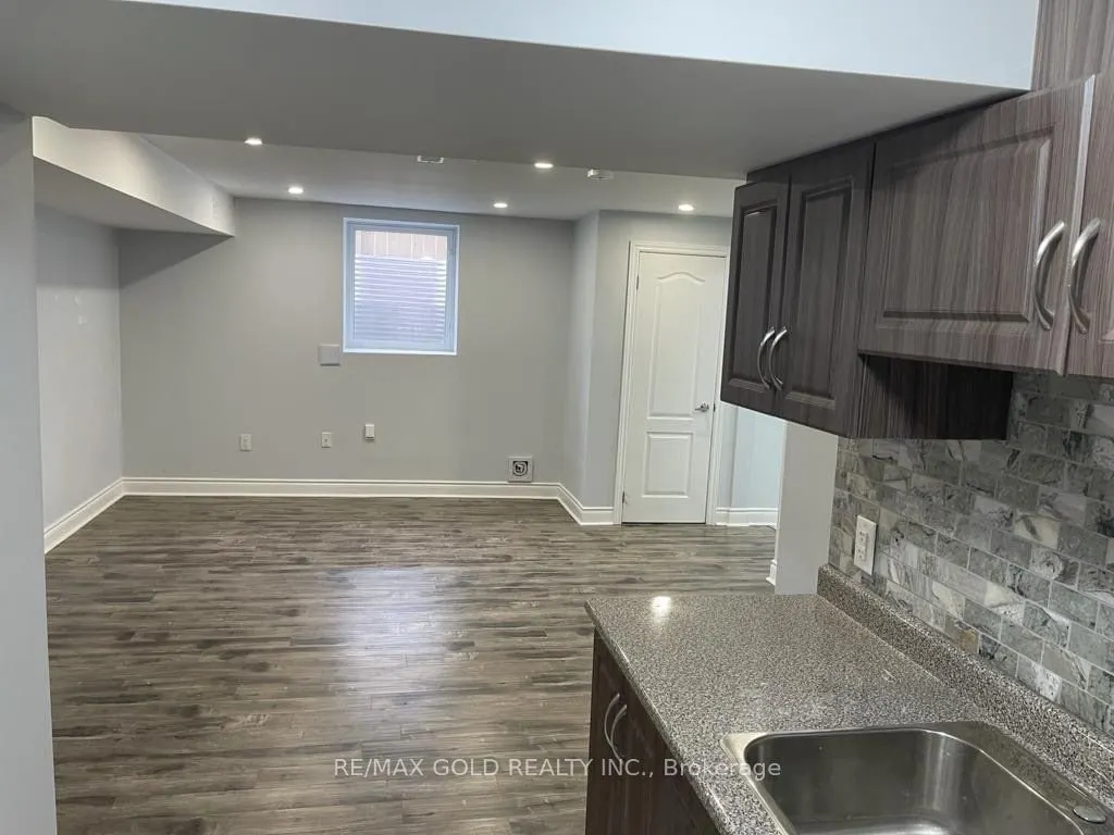 3 Stedford Crescent