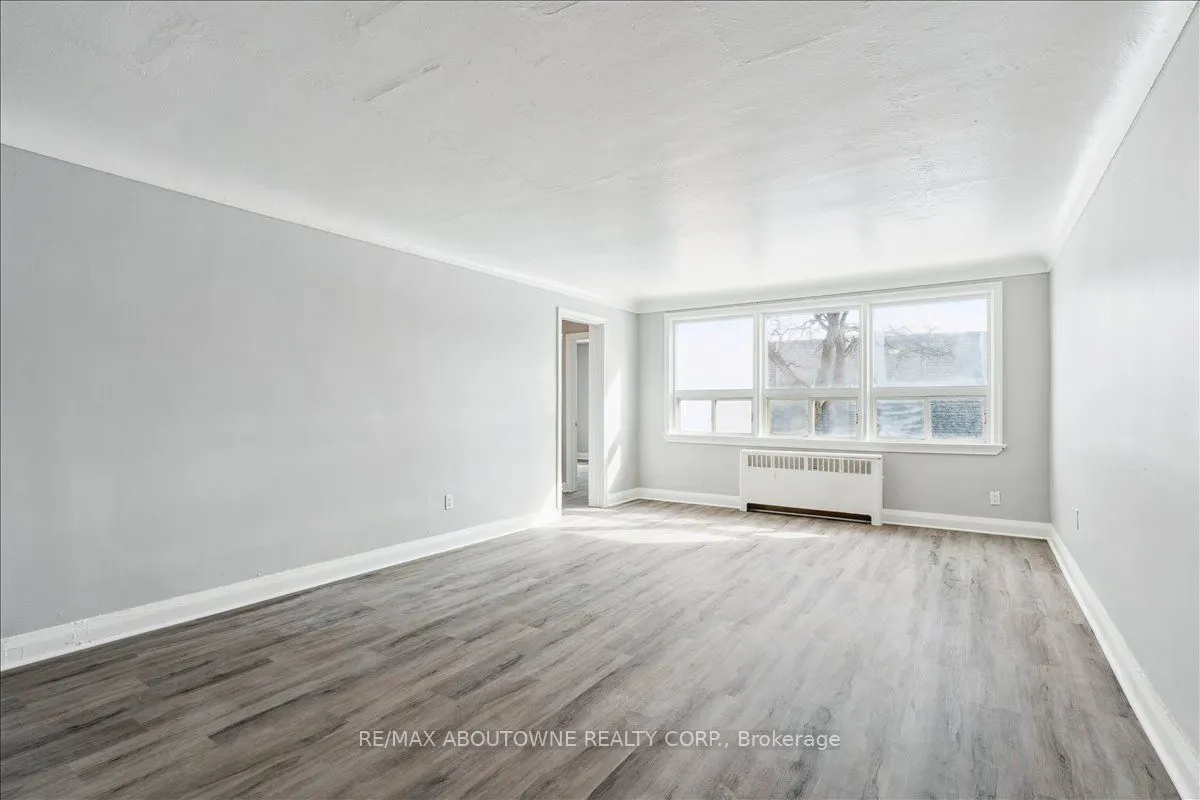 145 North Service Road E, #1