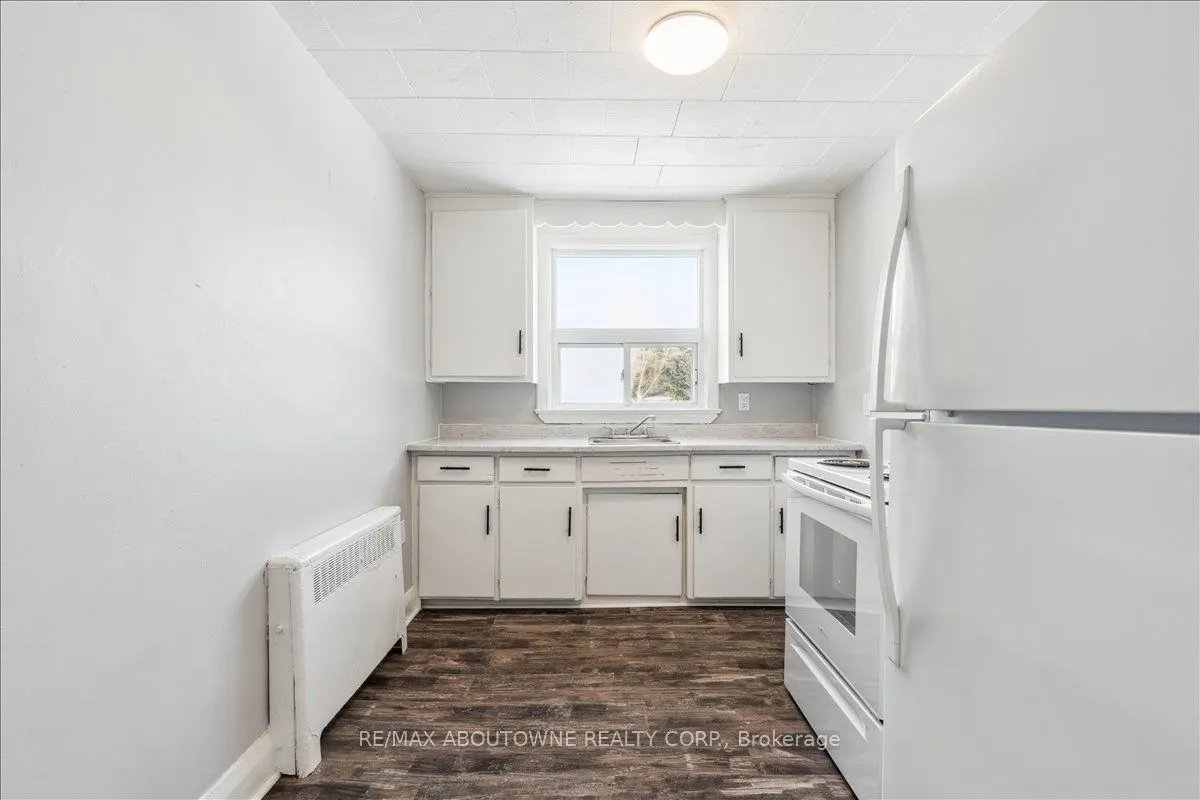 145 North Service Road E, #1