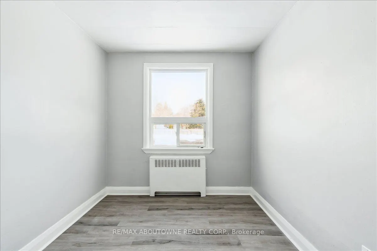 145 North Service Road E, #1