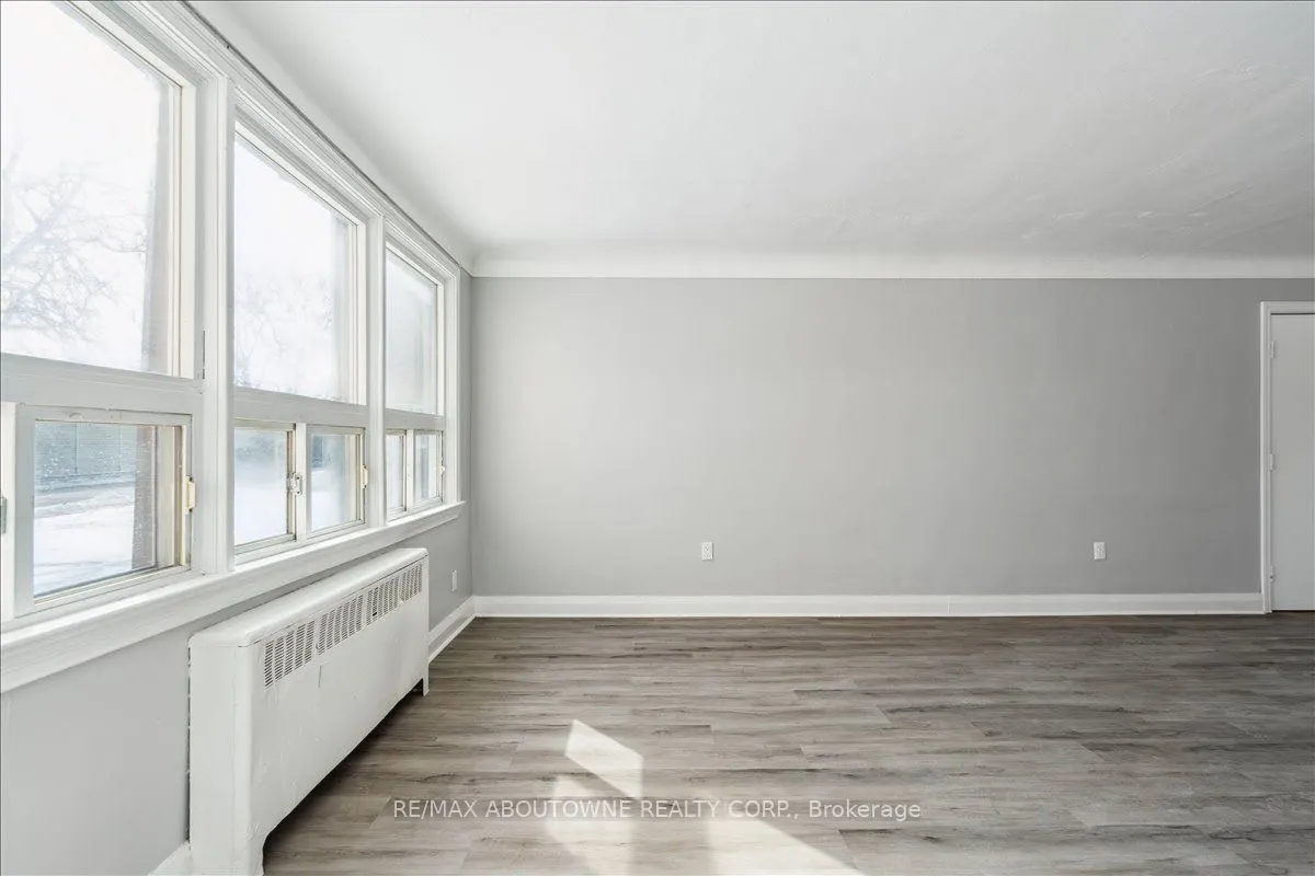 145 North Service Road E, #1