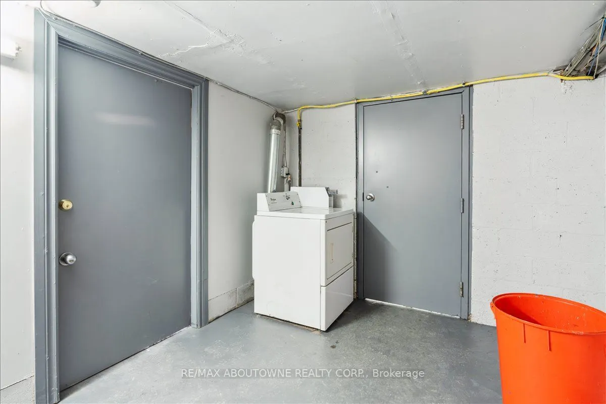 145 North Service Road E, #1