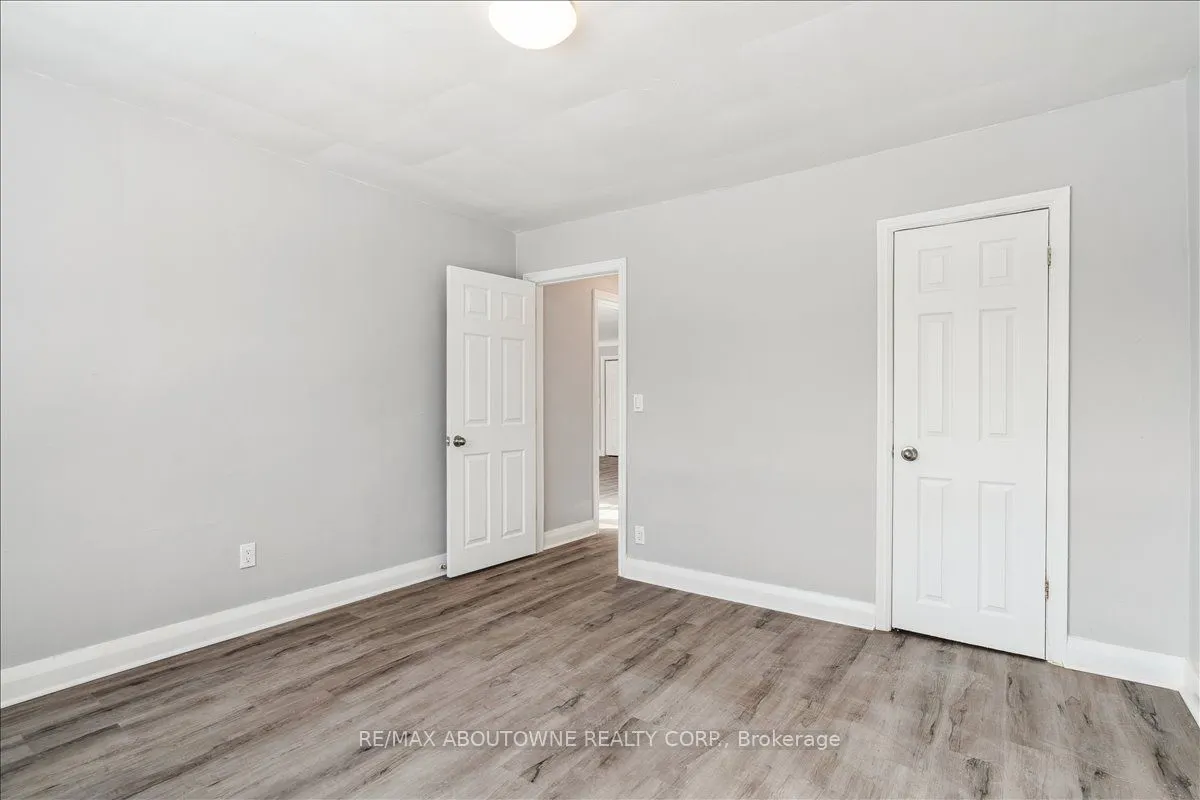 145 North Service Road E, #1
