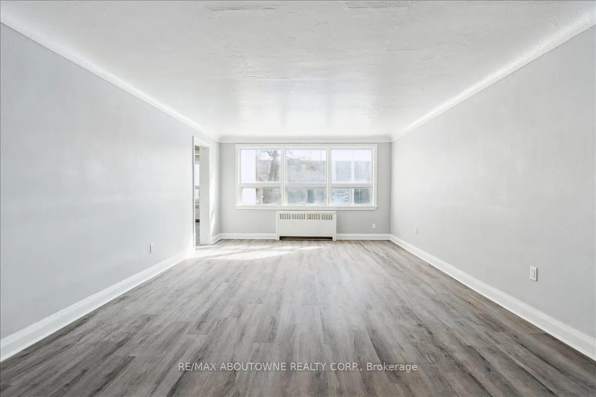 145 North Service Road E, #1