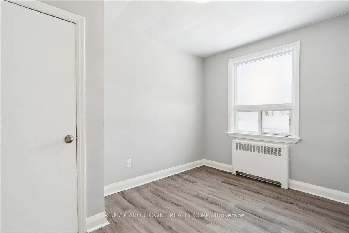 145 North Service Road E, #1