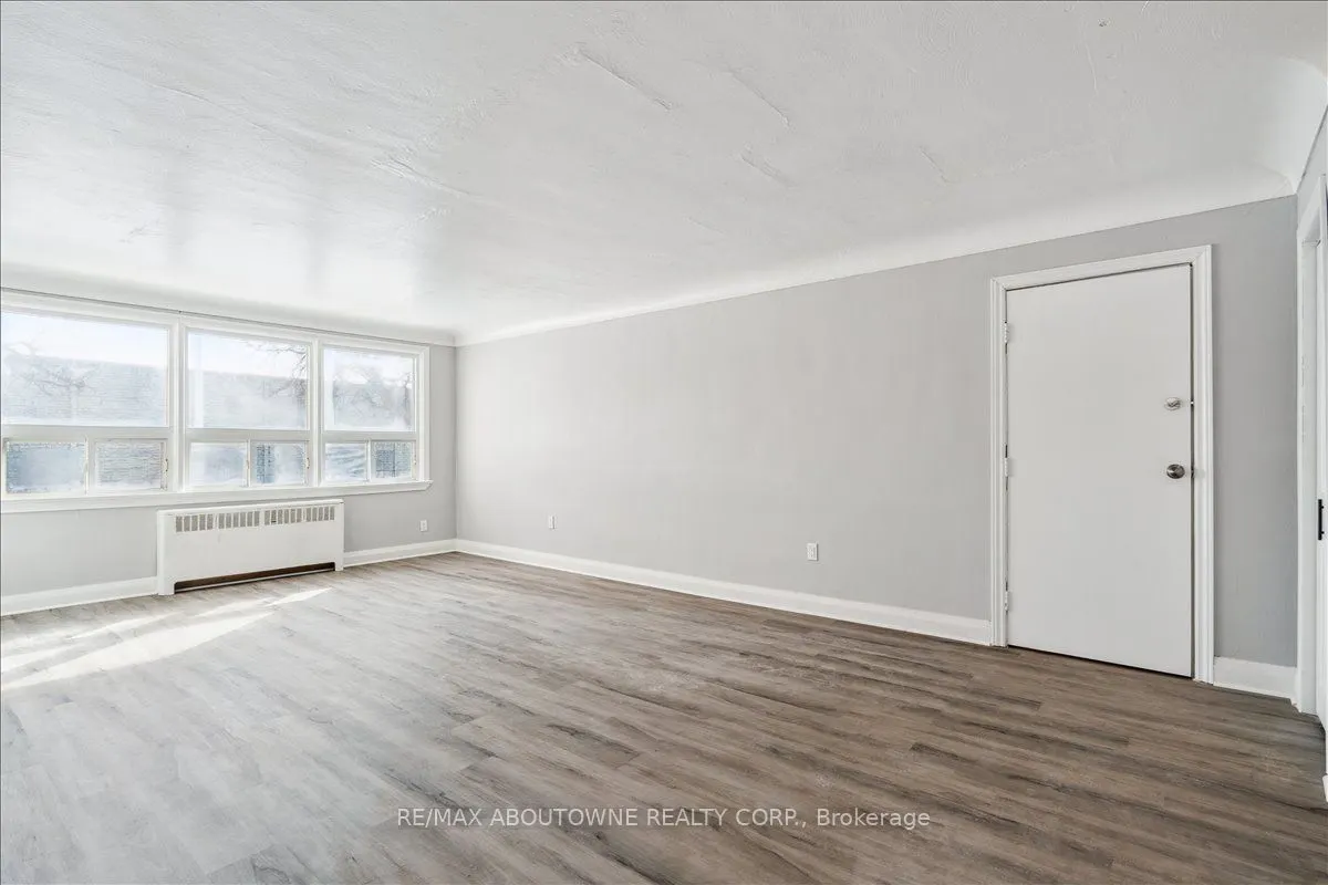 145 North Service Road E, #1